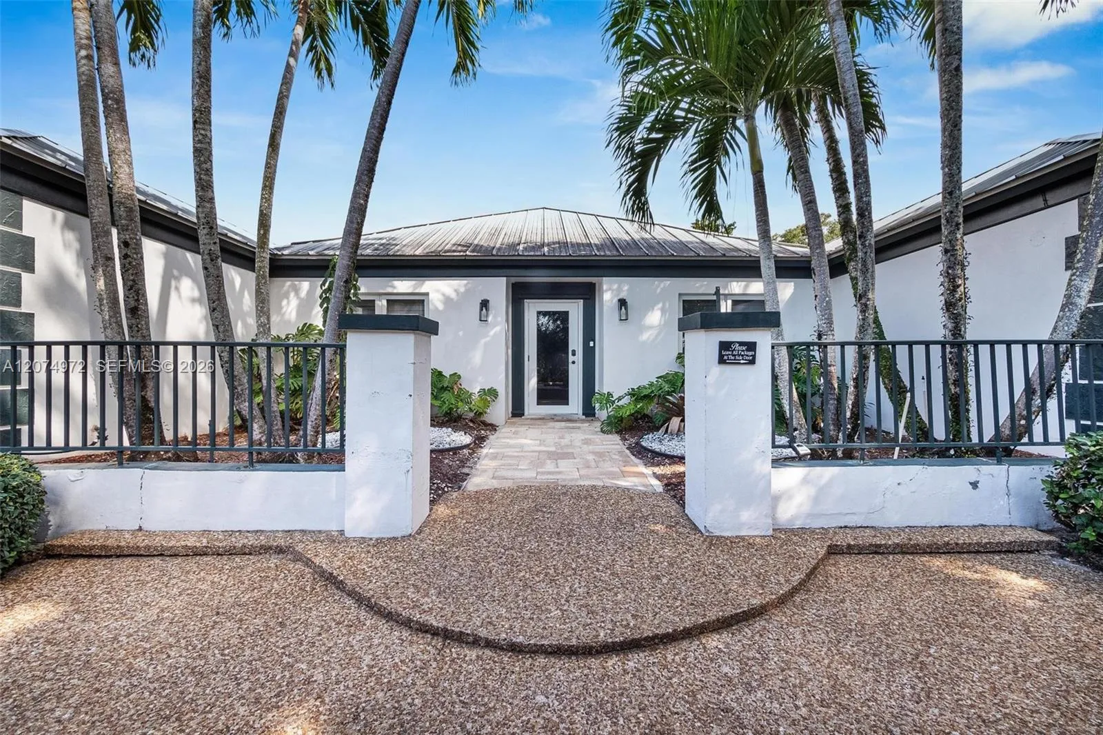 Foto de propiedad en 11155 SW 40th Street, Davie, FL 33328 Davie con MLS# 