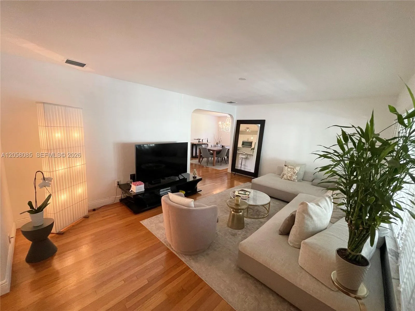 Foto de propiedad en 1116 Biarritz Drive, Miami Beach, FL 33141 Miami Beach con MLS# 