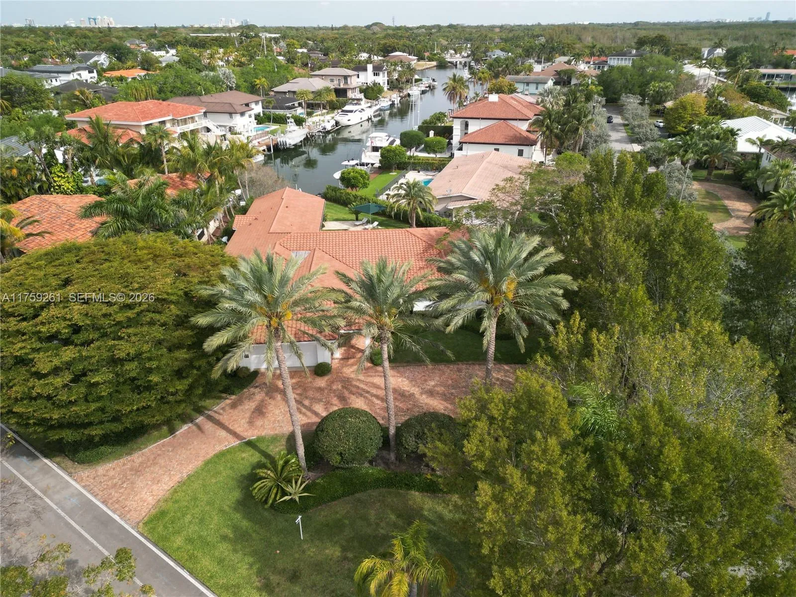 Foto de propiedad en 1117 Bella Vista Avenue, Coral Gables, FL 33156 Coral Gables con MLS# 