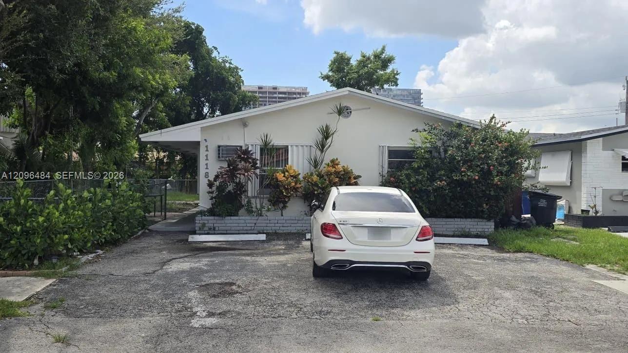 En Renta 1118 NE 2nd Court 1, Hallandale Beach, FL 33009, Hallandale Beach, FL 33009