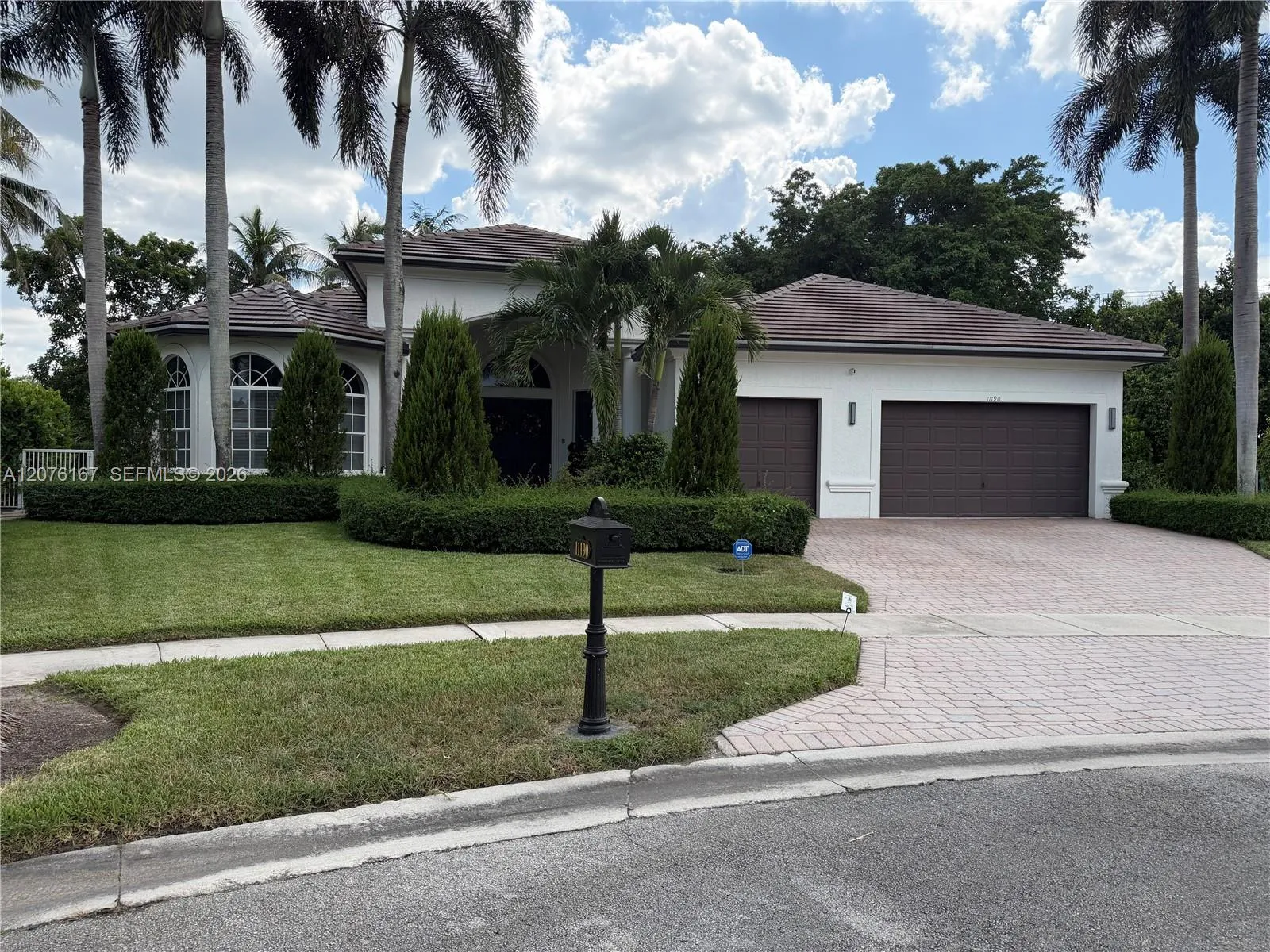 Foto de propiedad en 11190 Redhawk Street -, Plantation, FL 33324 Plantation con MLS# 