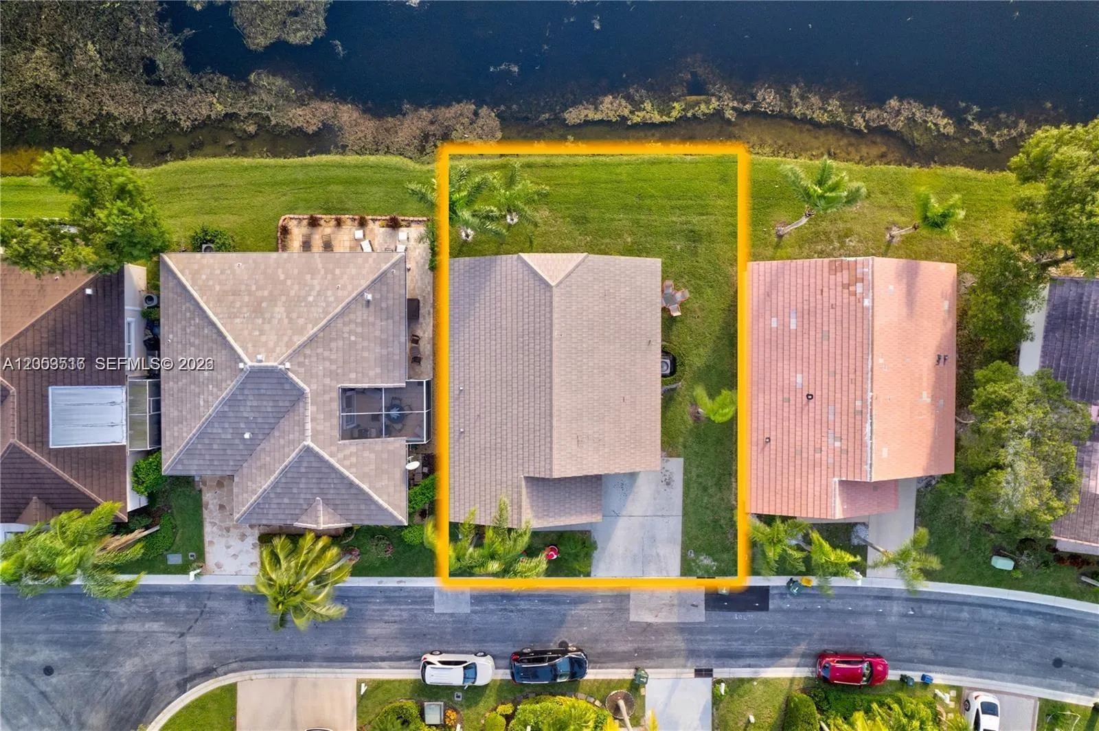 Foto de propiedad en 112 Caribe Court, Greenacres, FL 33413 Greenacres con MLS# 