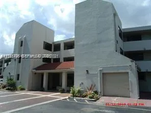 Foto de propiedad en 112 Lake Emerald Drive 207, Oakland Park, FL 33309 Oakland Park con MLS# 