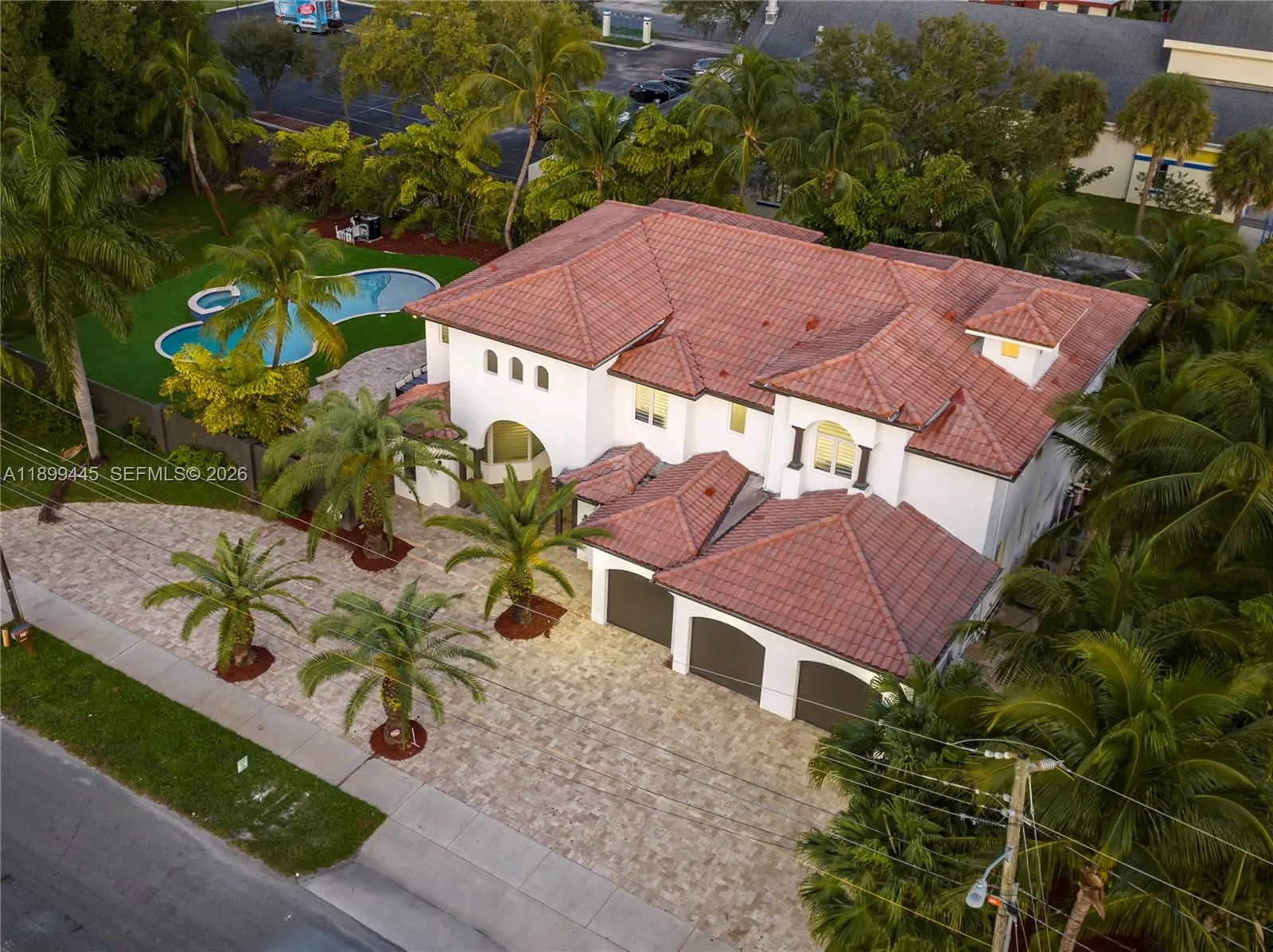 Foto de propiedad en 112 NW 14th Way, Dania Beach, FL 33004 Dania Beach con MLS# 