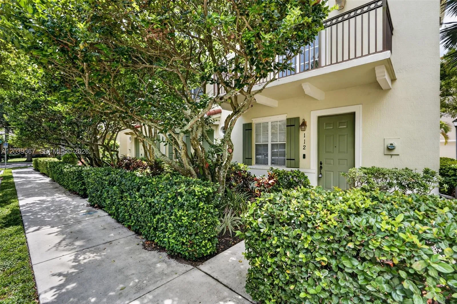 Foto de propiedad en 112 Osceola Lane, Jupiter, FL 33458 Jupiter con MLS# 