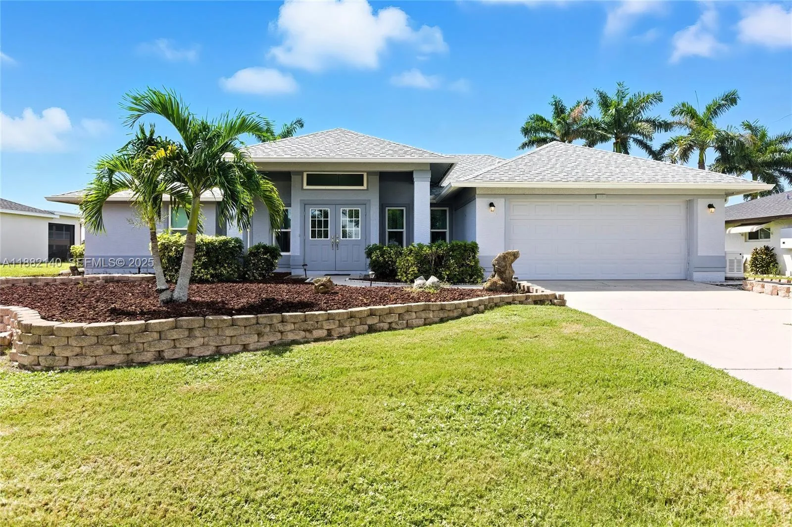 Foto de propiedad en 112 SW 34th Lane, Cape Coral, FL 33914 Cape Coral con MLS# 