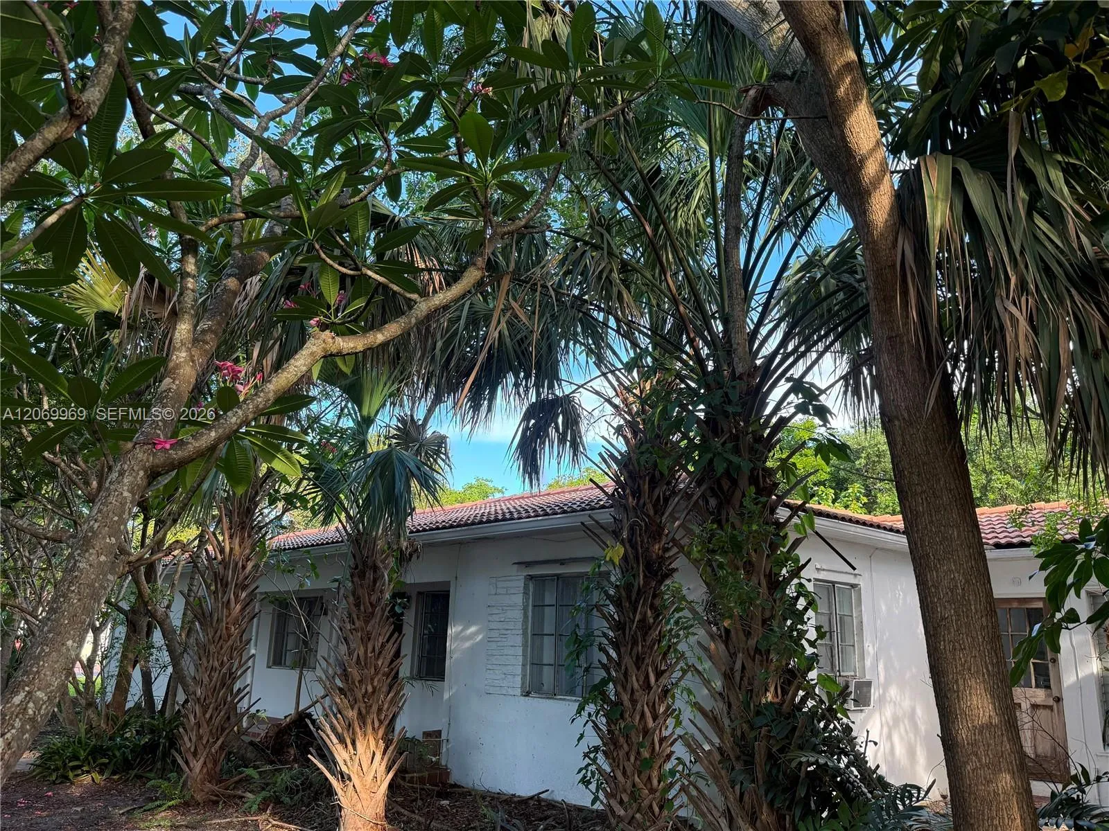 Foto de propiedad en 1120 NE 115th Street, Biscayne Park, FL 33161 Biscayne Park con MLS# 