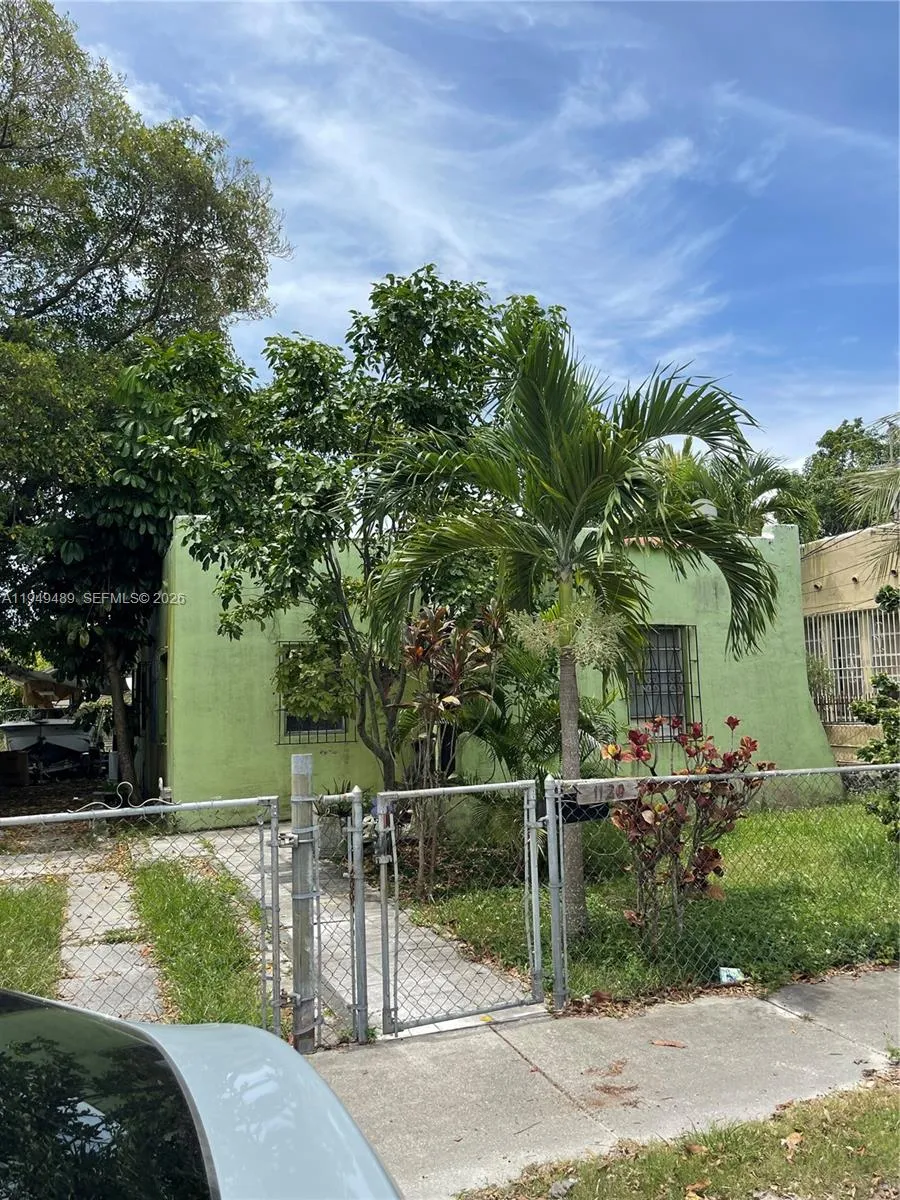 Foto de propiedad en 1120 NW 31st Street, Miami, FL 33127 Miami con MLS# 