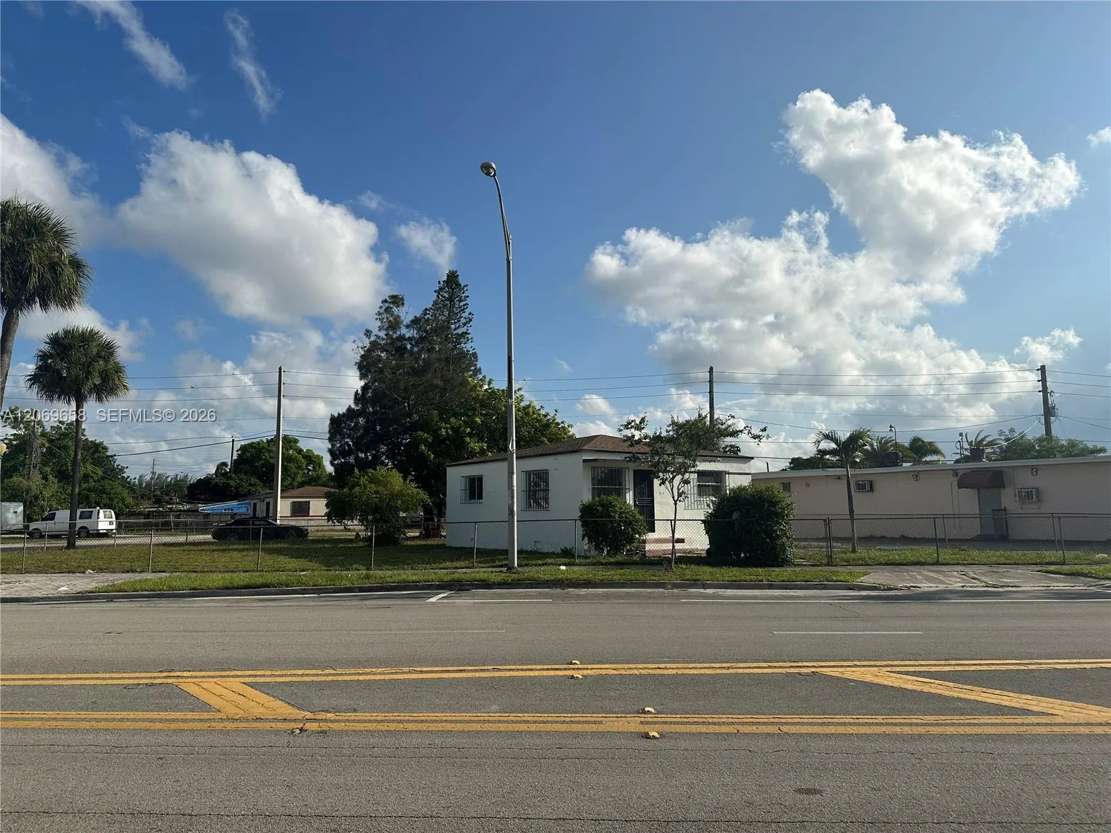 Foto de propiedad en 1120 Opa Locka Boulevard, Opa-Locka, FL 33054 Opa-Locka con MLS# 