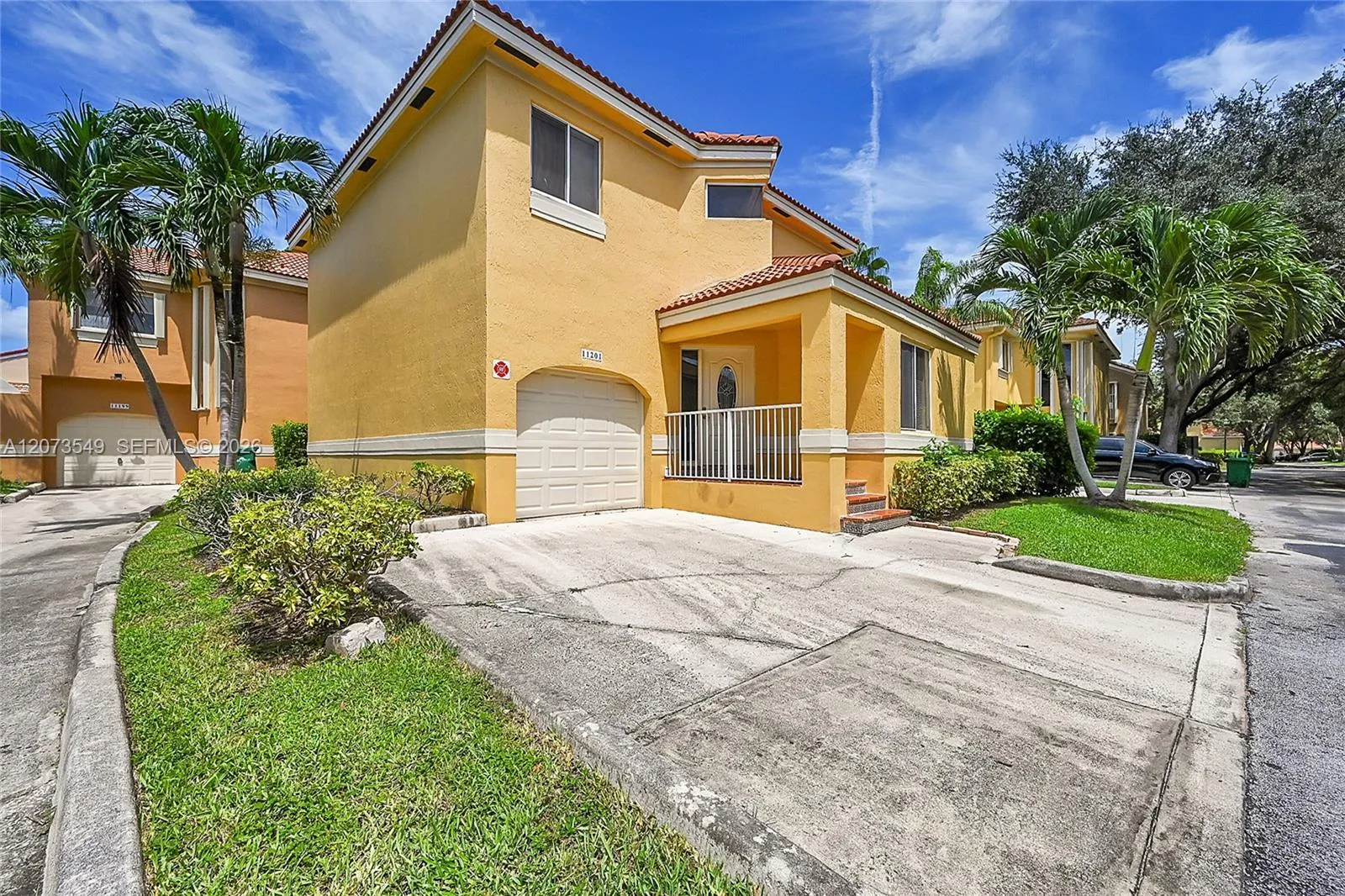 Foto de propiedad en 11201 Lakeview Drive 48-M, Coral Springs, FL 33071 Coral Springs con MLS# 