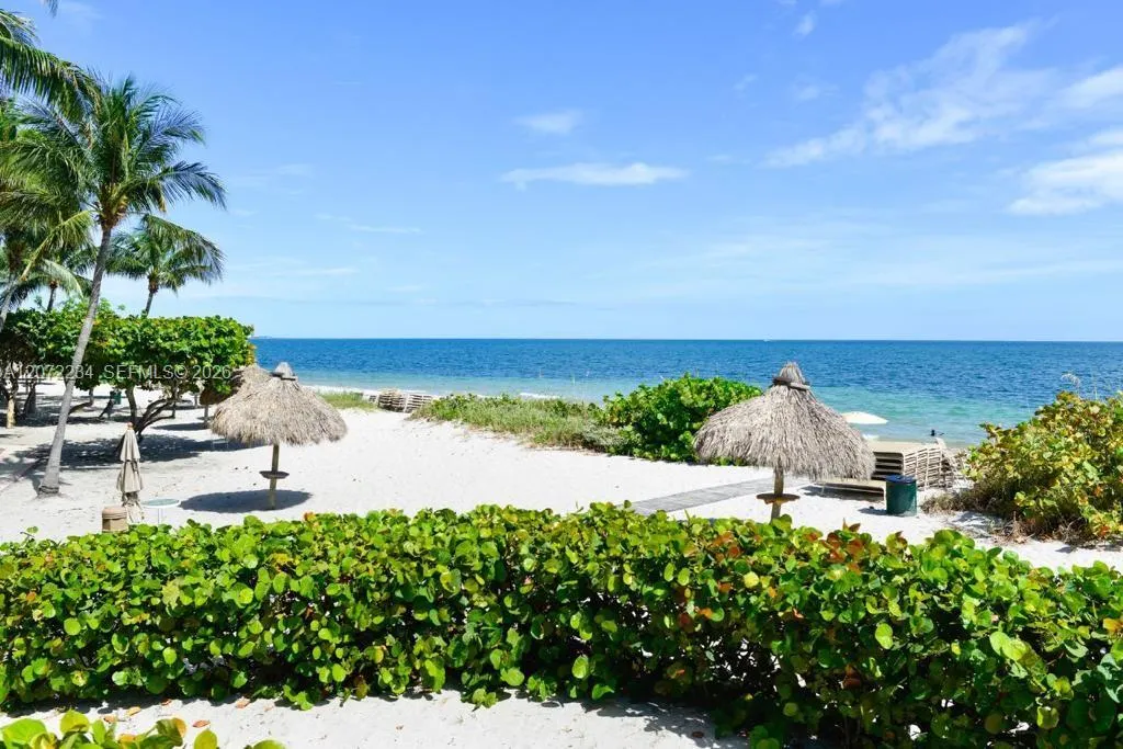 Foto de propiedad en 1121 Crandon Boulevard D206, Key Biscayne, FL 33149 Key Biscayne con MLS#