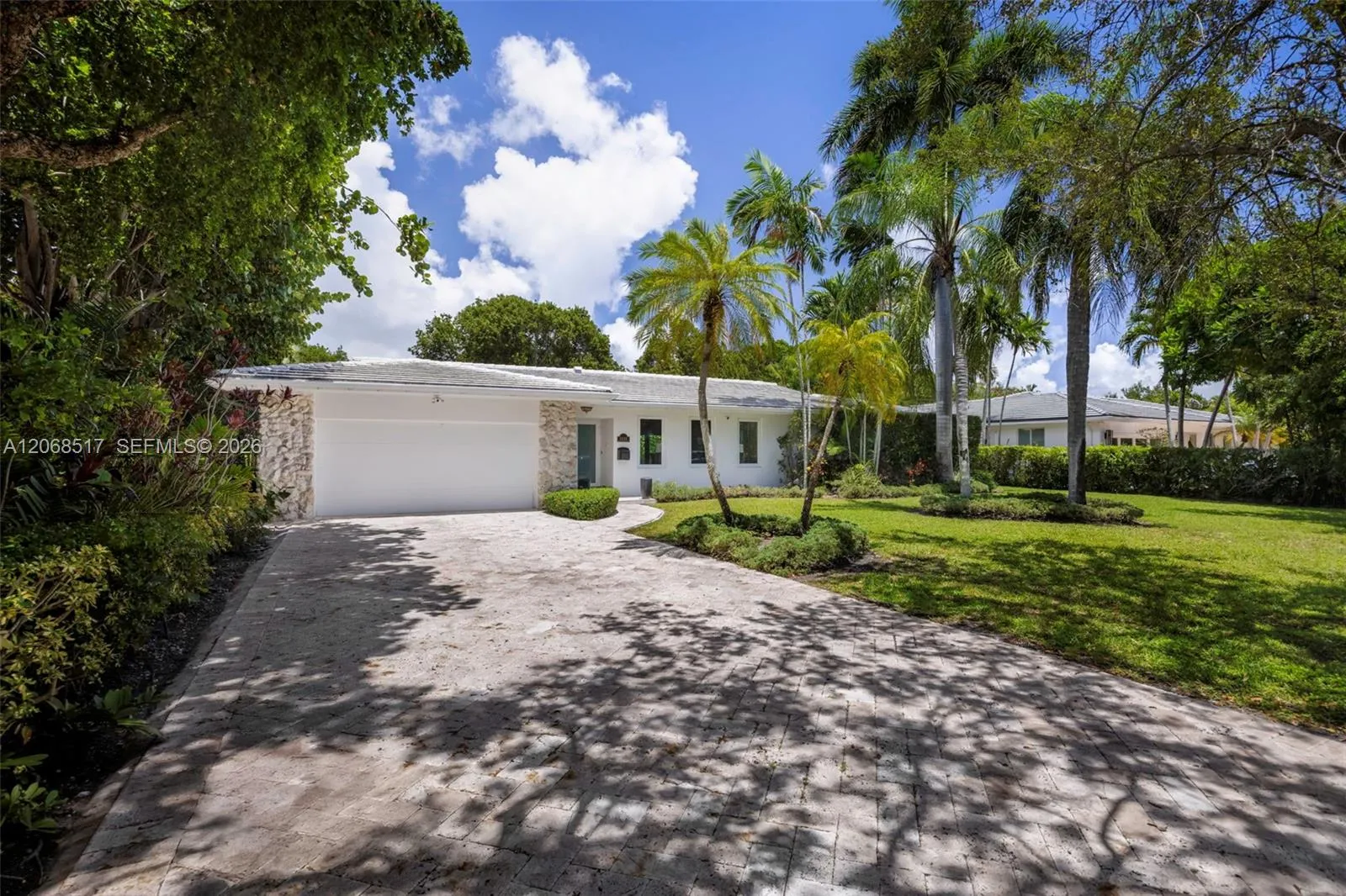 Foto de propiedad en 1121 Hardee Road 1121, Coral Gables, FL 33146 Coral Gables con MLS# 