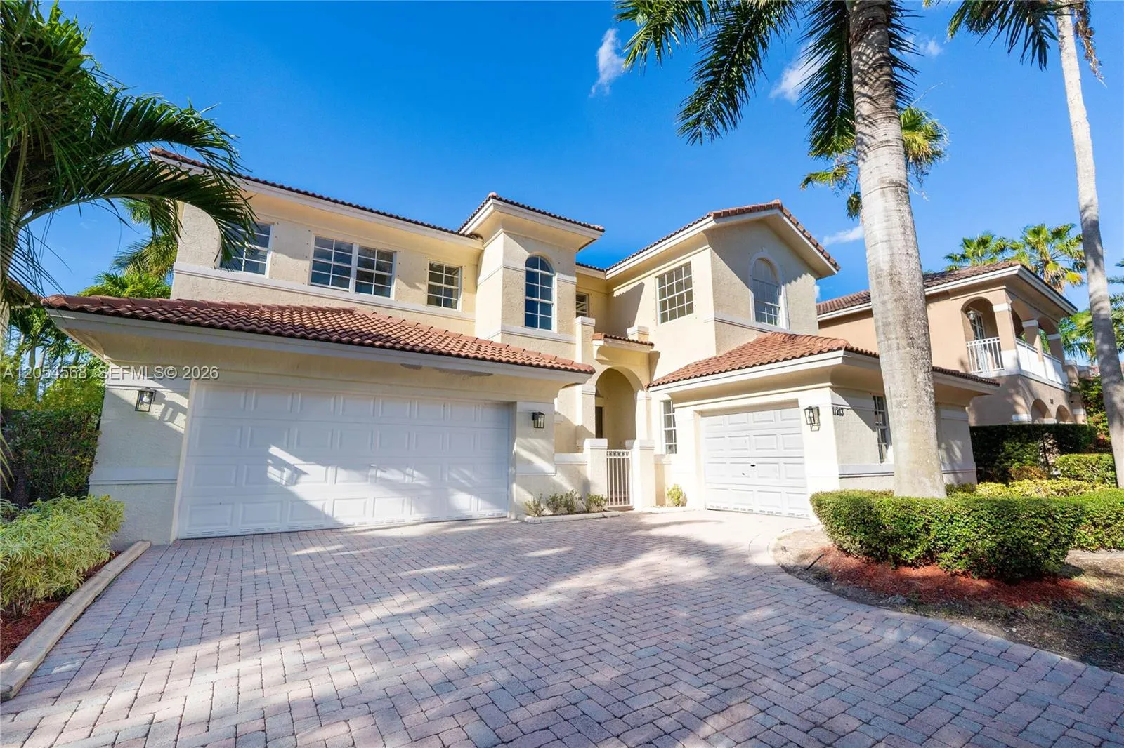 Foto de propiedad en 11213 NW 71st Terrace, Doral, FL 33178 Doral con MLS# 