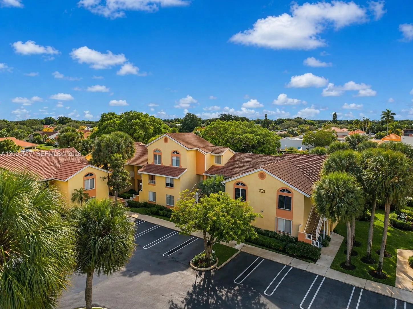 Foto de propiedad en 1122 Coral Club Drive 1122, Coral Springs, FL 33071 Coral Springs con MLS# 