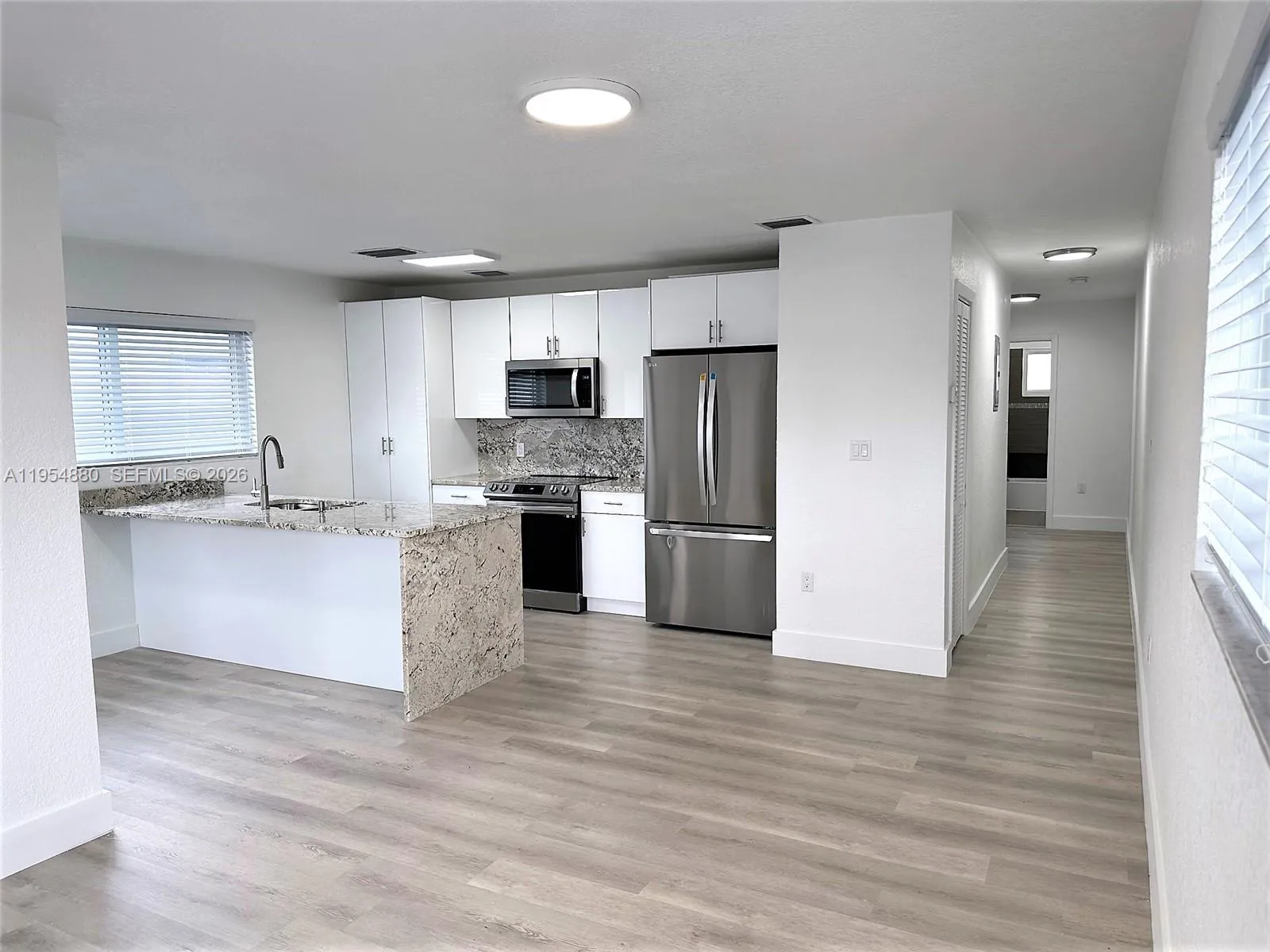Foto de propiedad en 11230 SW 5th Street 1, Sweetwater, FL 33174 Sweetwater con MLS# 