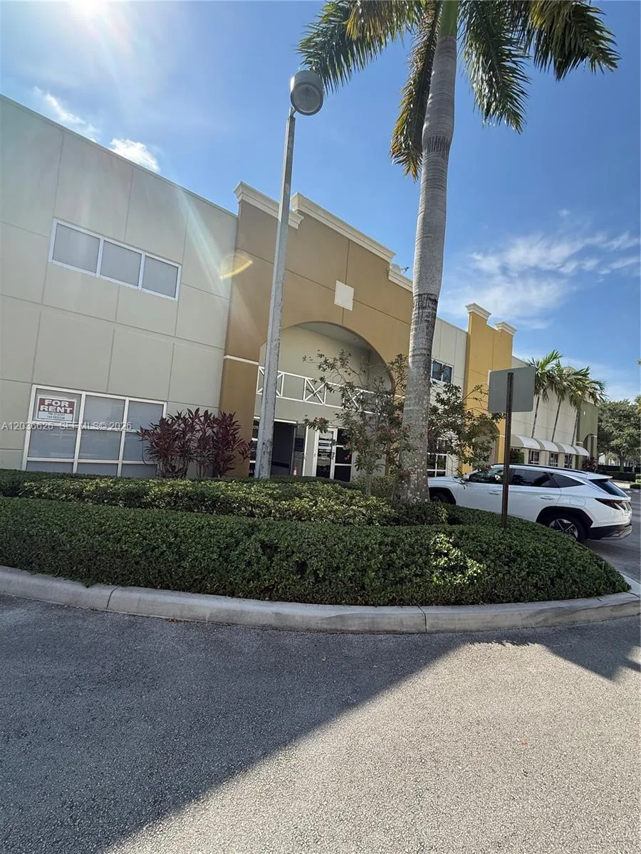 En Renta 11231 NW 20th Street 122, Sweetwater, FL 33172, Sweetwater, FL 33172