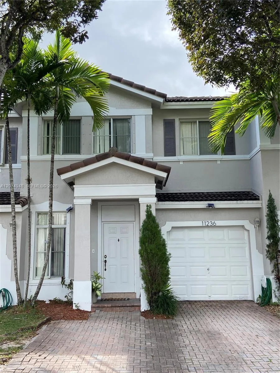 Foto de propiedad en 11236 NW 56th Street, Doral, FL 33178 Doral con MLS# 