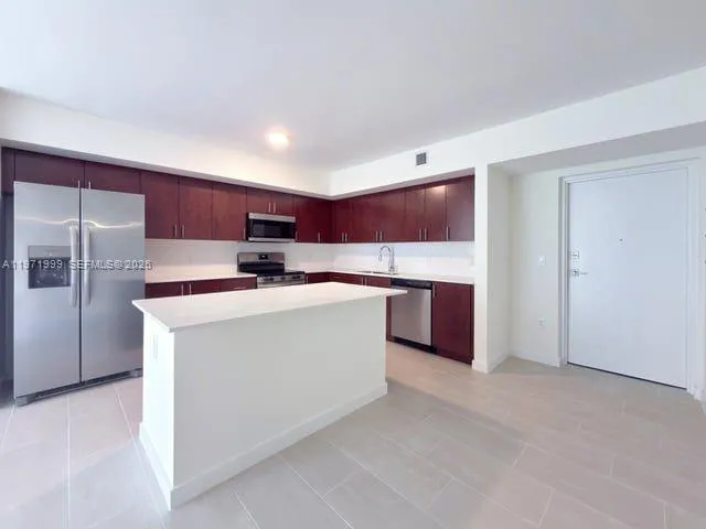 Foto de propiedad en 11239 NW 4th Terrace 610, Sweetwater, FL 33172 Sweetwater con MLS# 