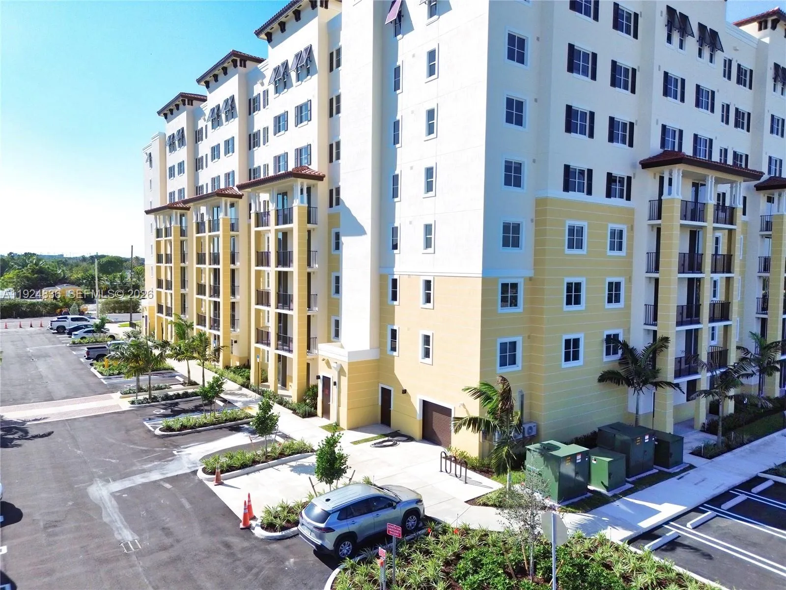 Foto de propiedad en 11239 NW 4th Terrace B1.3, Sweetwater, FL 33172 Sweetwater con MLS# 