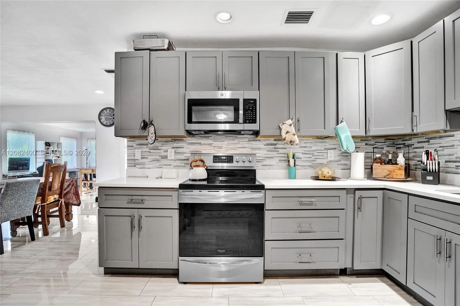 Foto de propiedad en 1124 NW 16th Street, Fort Lauderdale, FL 33311 Fort Lauderdale con MLS# 