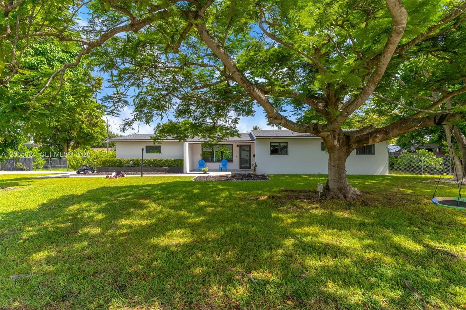 Foto de propiedad en 11243 SW 174th Terrace, Miami, FL 33157 Miami con MLS# 