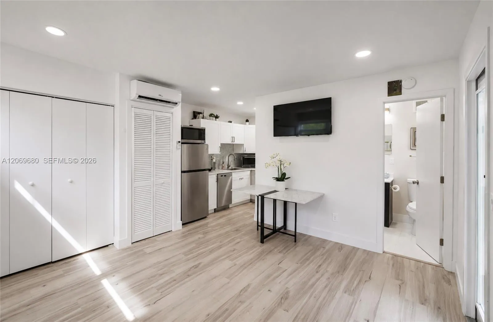 Foto de propiedad en 1125 Almeria Avenue Cottage, Coral Gables, FL 33134 Coral Gables con MLS# 