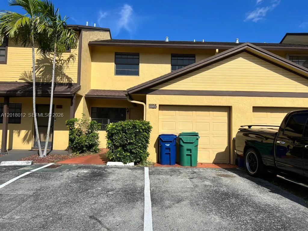 Vendido 1125 NE 210th Terrace, Miami, FL 33179, Miami, FL 33179
