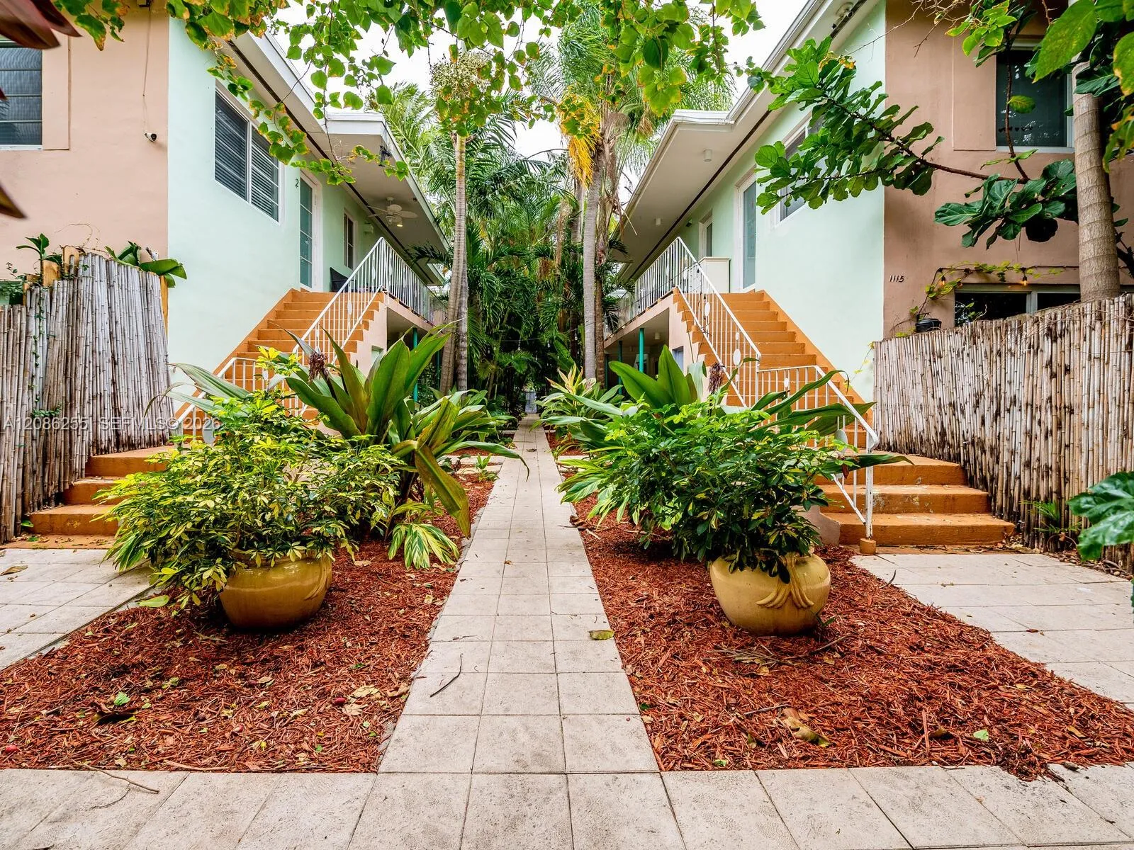 Foto de propiedad en 1127 Meridian Avenue 7-1127, Miami Beach, FL 33139 Miami Beach con MLS# 