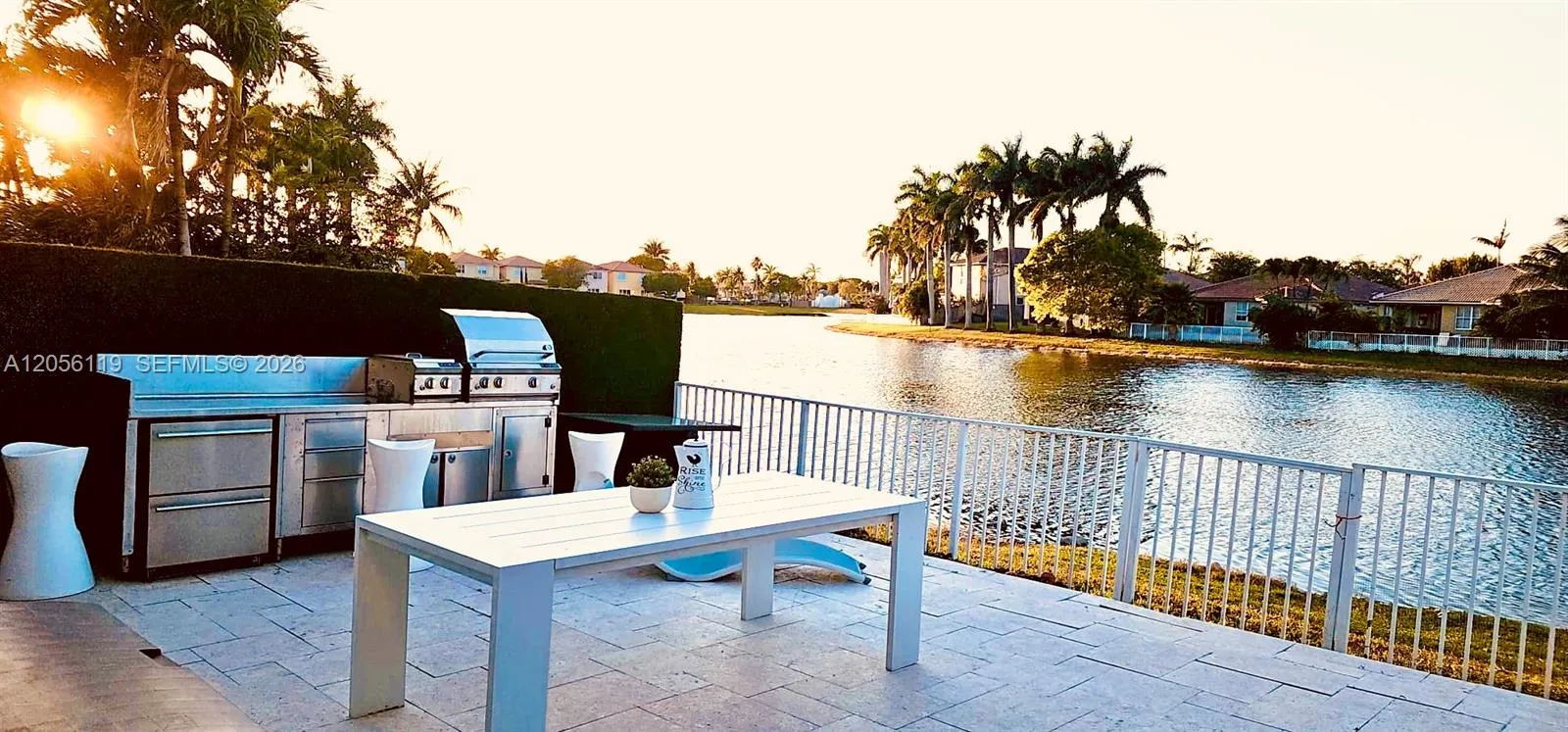 Foto de propiedad en 11271 NW 75th Lane, Doral, FL 33178 Doral con MLS# 