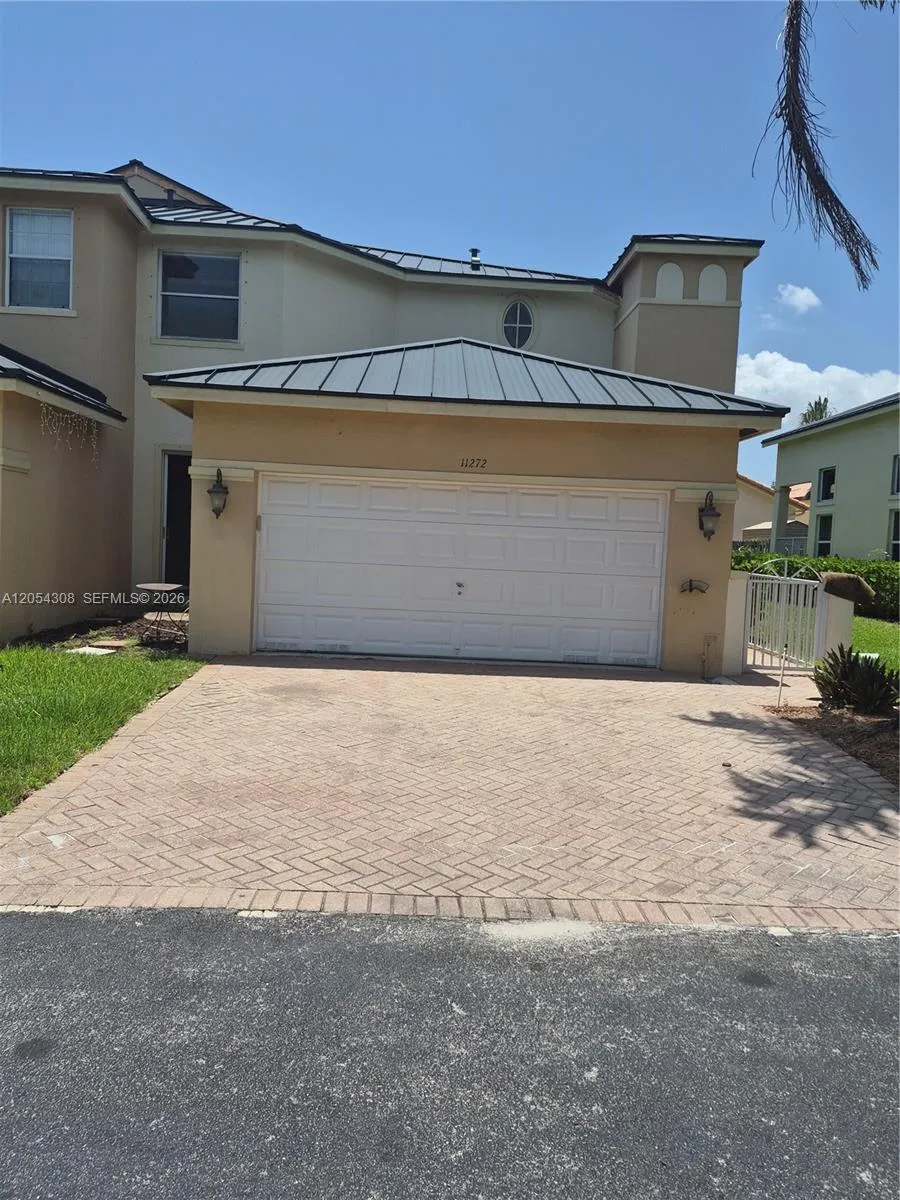Foto de propiedad en 11272 NW 54th Terrace 11272, Doral, FL 33178 Doral con MLS# 