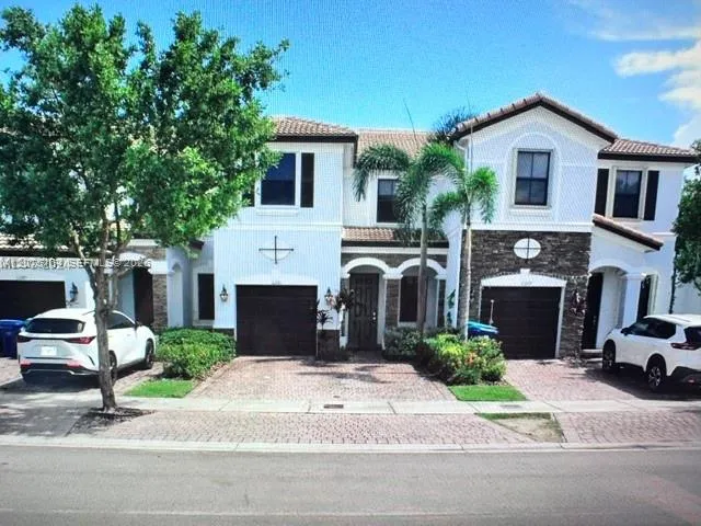 Foto de propiedad en 11281 NW 88th Street, Doral, FL 33178 Doral con MLS# 