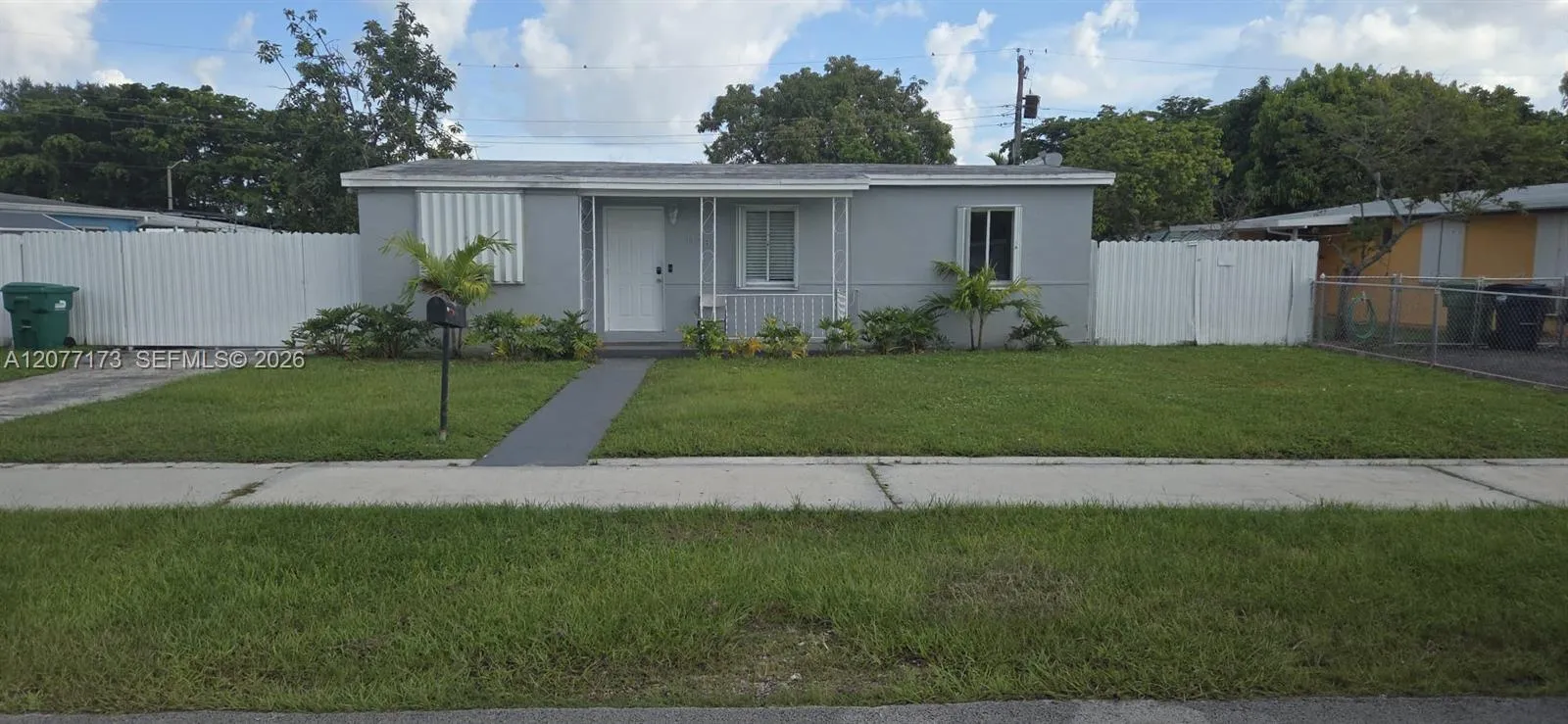 En Renta 11285 SW 43rd Street, Miami, FL 33165, Miami, FL 33165