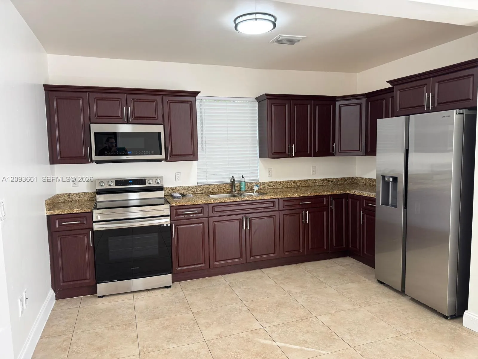 En Renta 1129 SW 10th Street, Miami, FL 33130, Miami, FL 33130