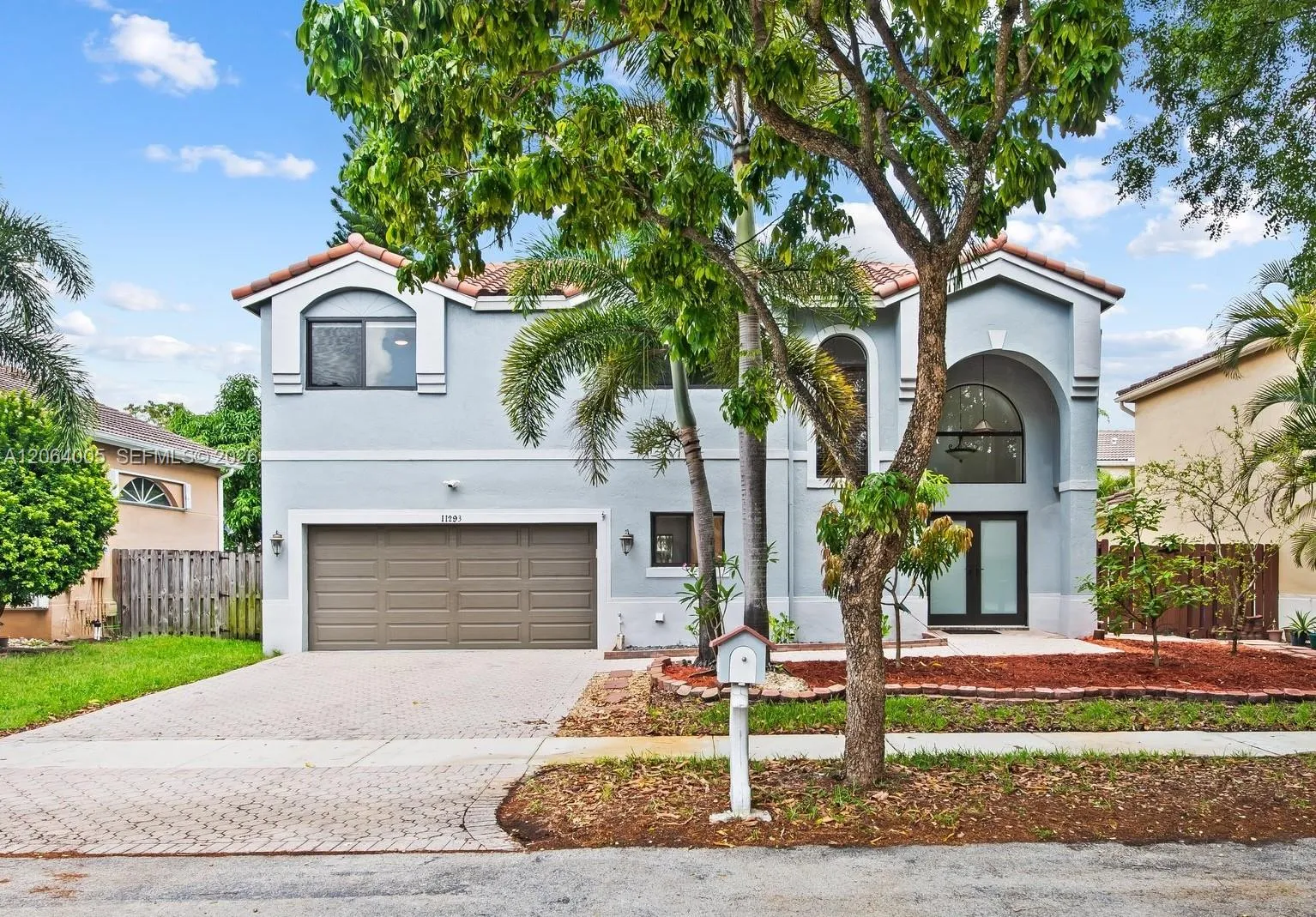 Foto de propiedad en 11293 Rhapsody Road, Cooper City, FL 33026 Cooper City con MLS# 