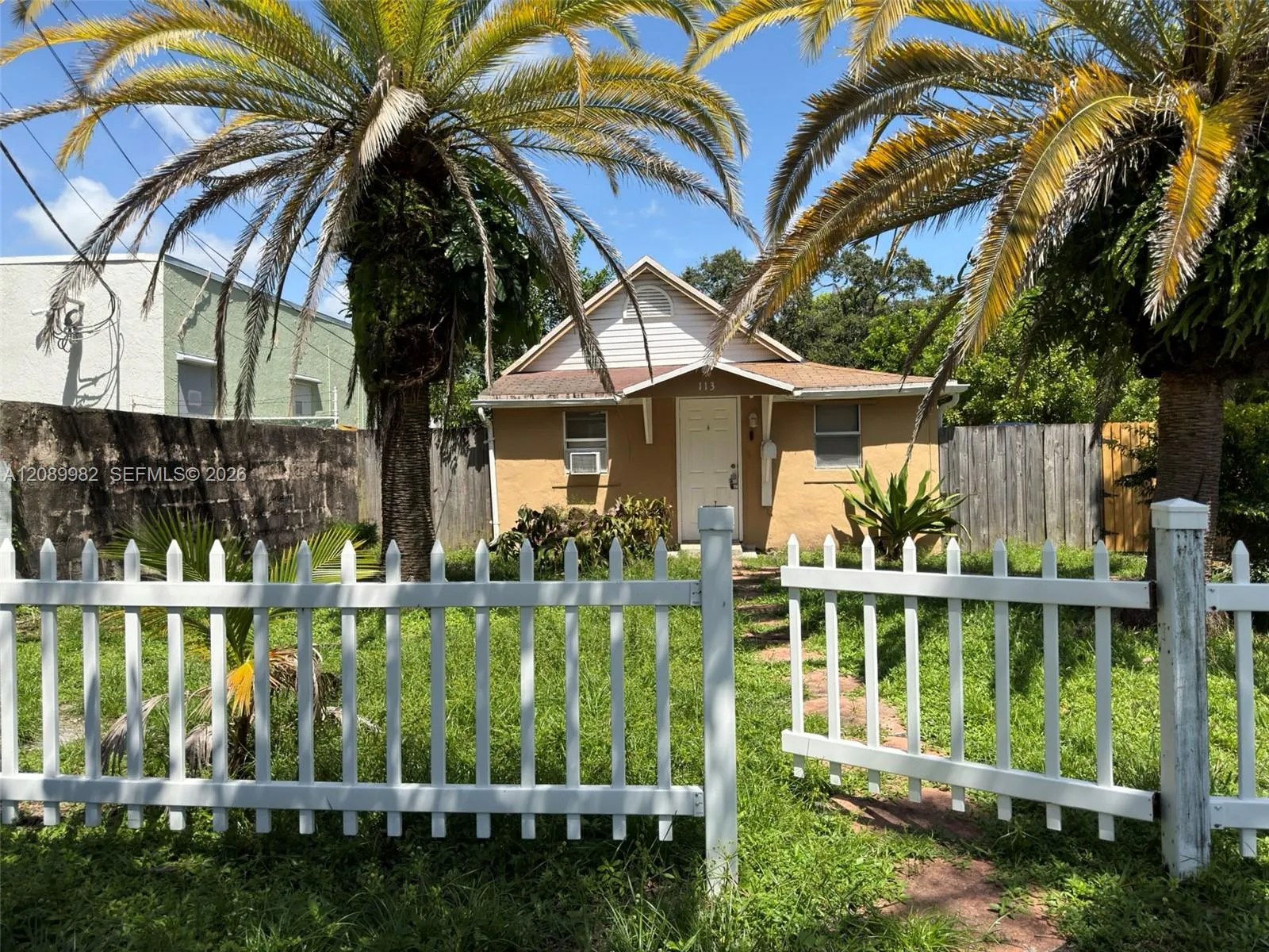 En Venta 113 SE 4th Street, Hallandale Beach, FL 33009, Hallandale Beach, FL 33009