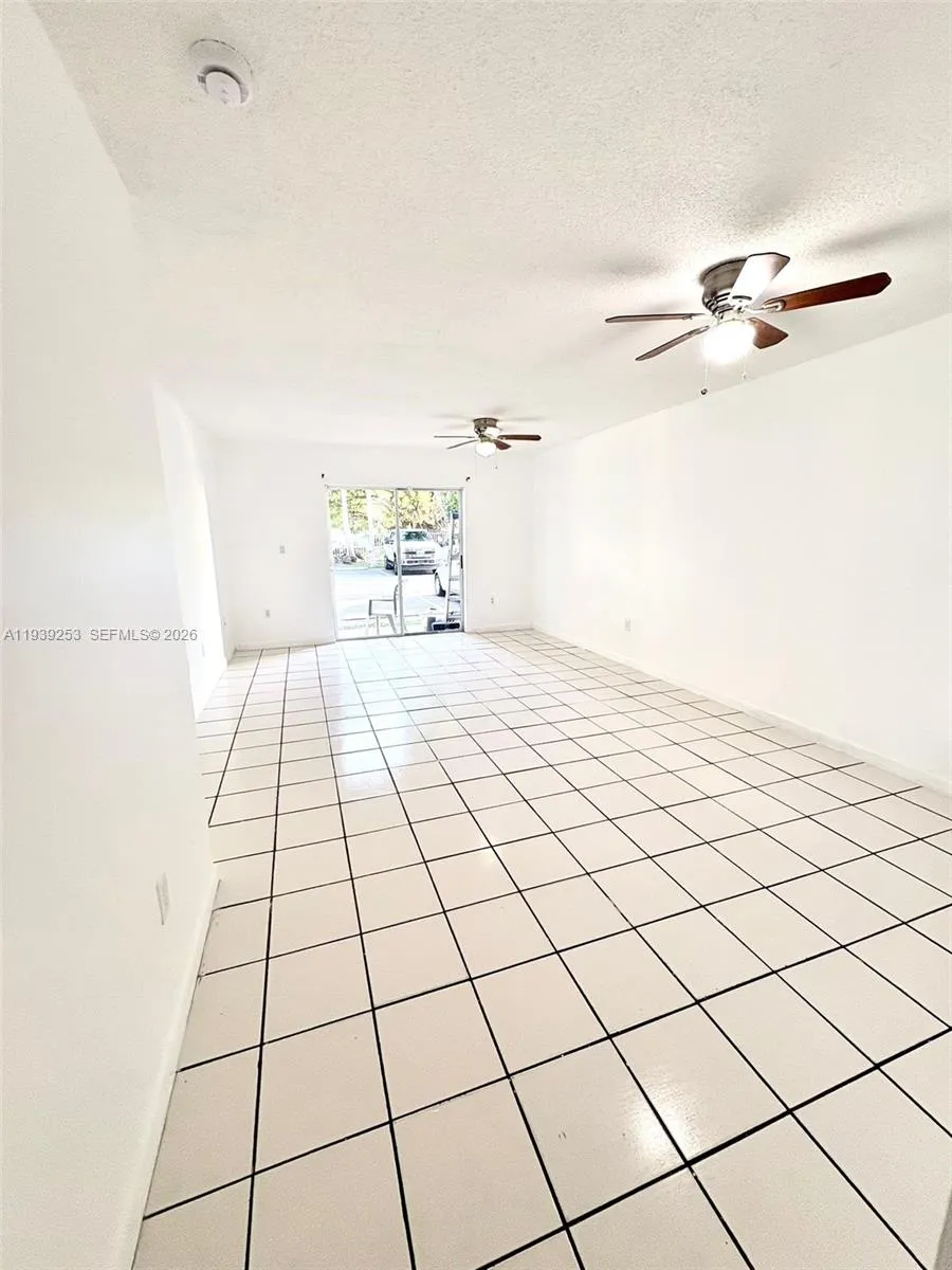 Vendido 11301 SW 200th Street 108A, Miami, FL 33157, Miami, FL 33157