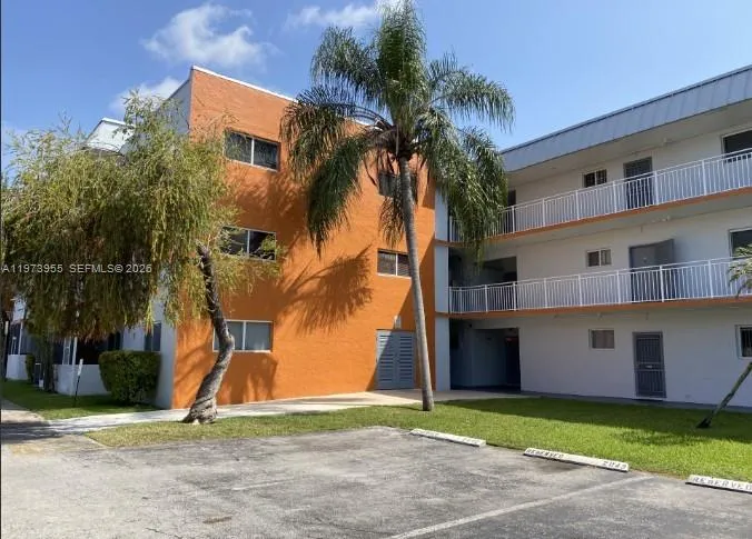 Vendido 11307 SW 200th Street B202, Miami, FL 33157, Miami, FL 33157