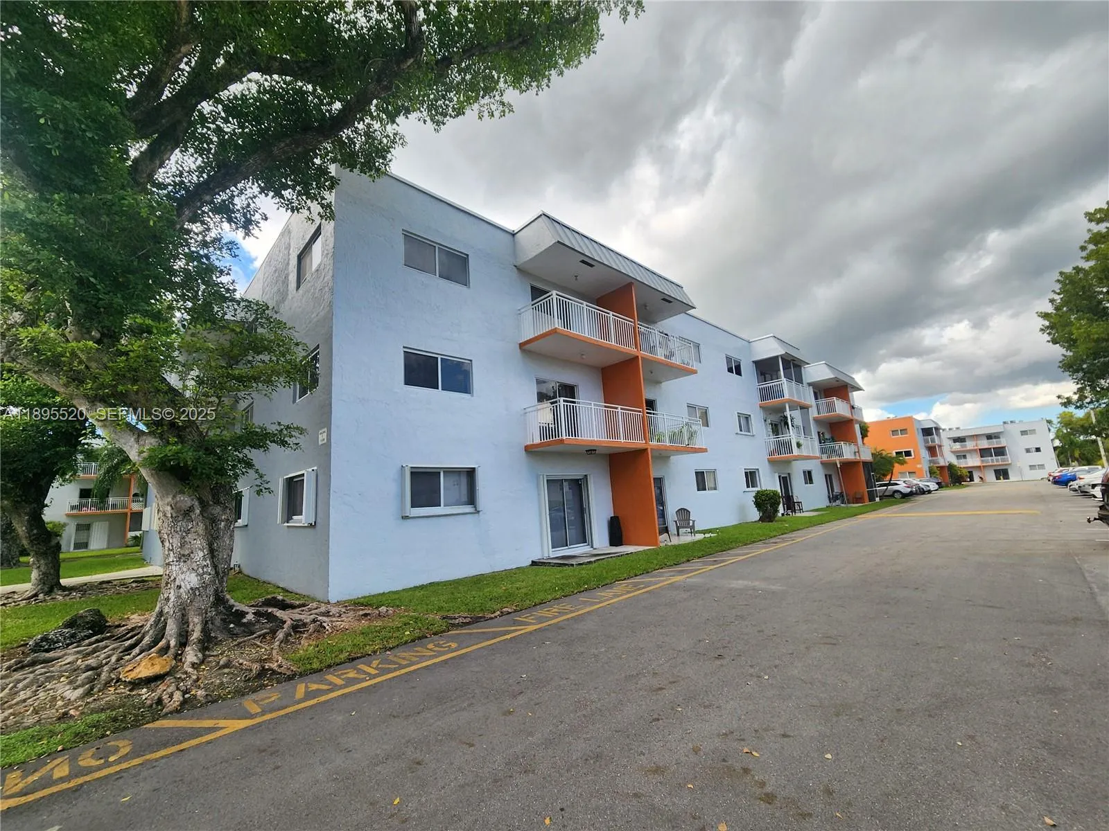 Foto de propiedad en 11309 SW 200th Street 303-C, Miami, FL 33157 Miami con MLS# 