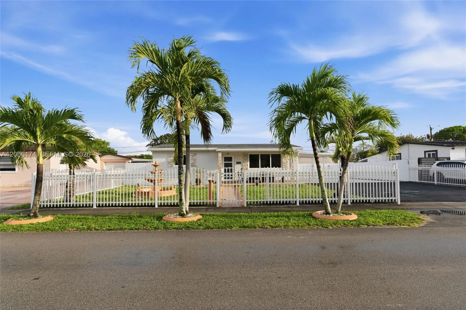 Vendido 1132 W 71st Street, Hialeah, FL 33014, Hialeah, FL 33014