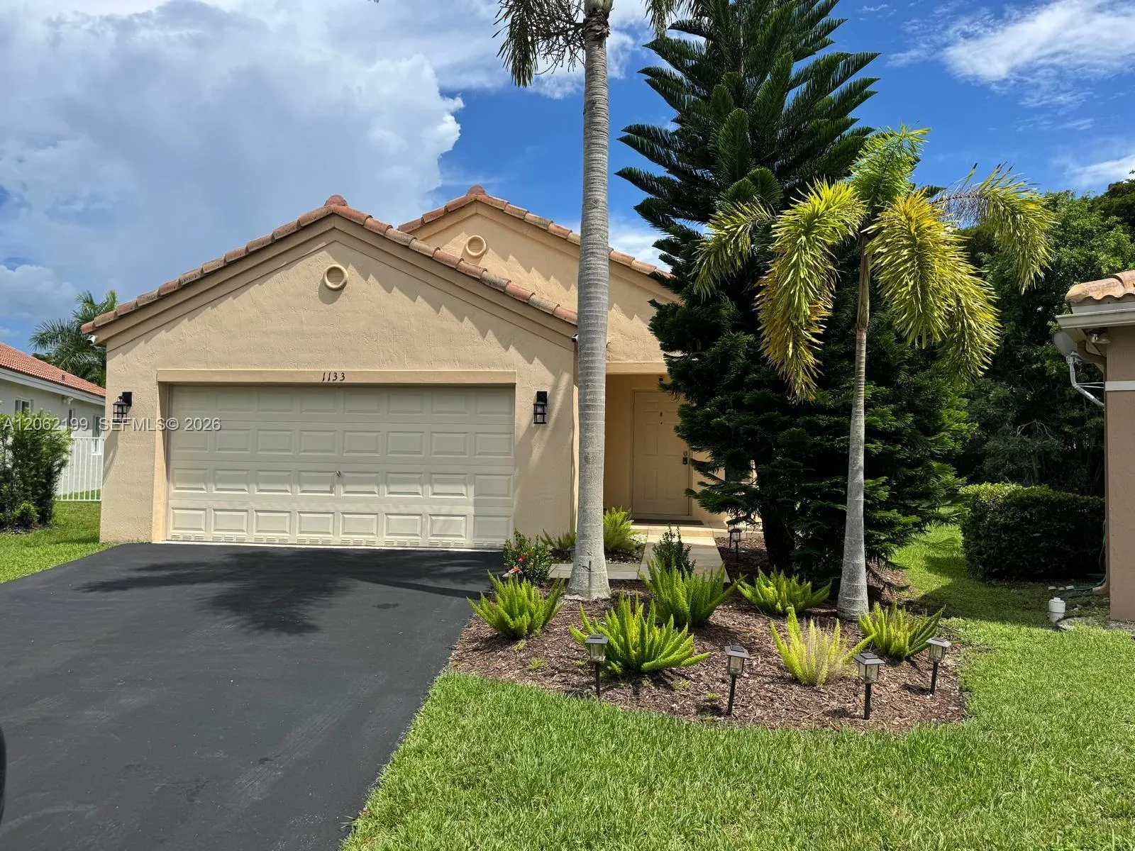 Foto de propiedad en 1133 Alexander Bend, Weston, FL 33327 Weston con MLS# 