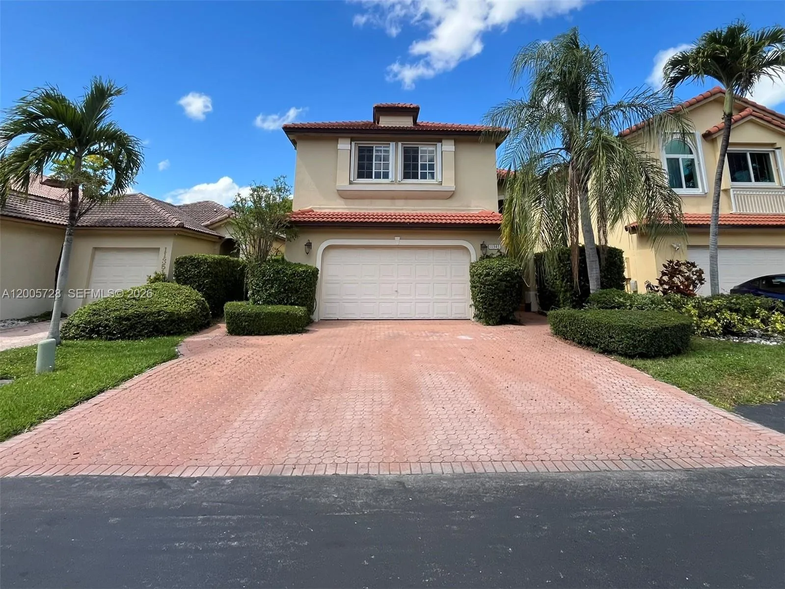 Foto de propiedad en 11343 NW 53rd Lane, Doral, FL 33178 Doral con MLS# 