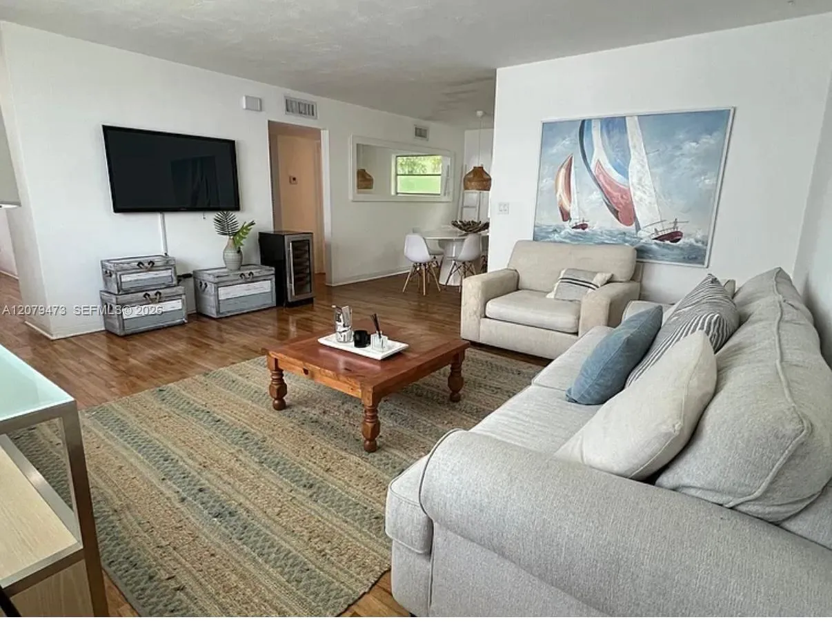 Foto de propiedad en 1135 101st Street 4, Bay Harbor Islands, FL 33154 Bay Harbor Islands con MLS# 