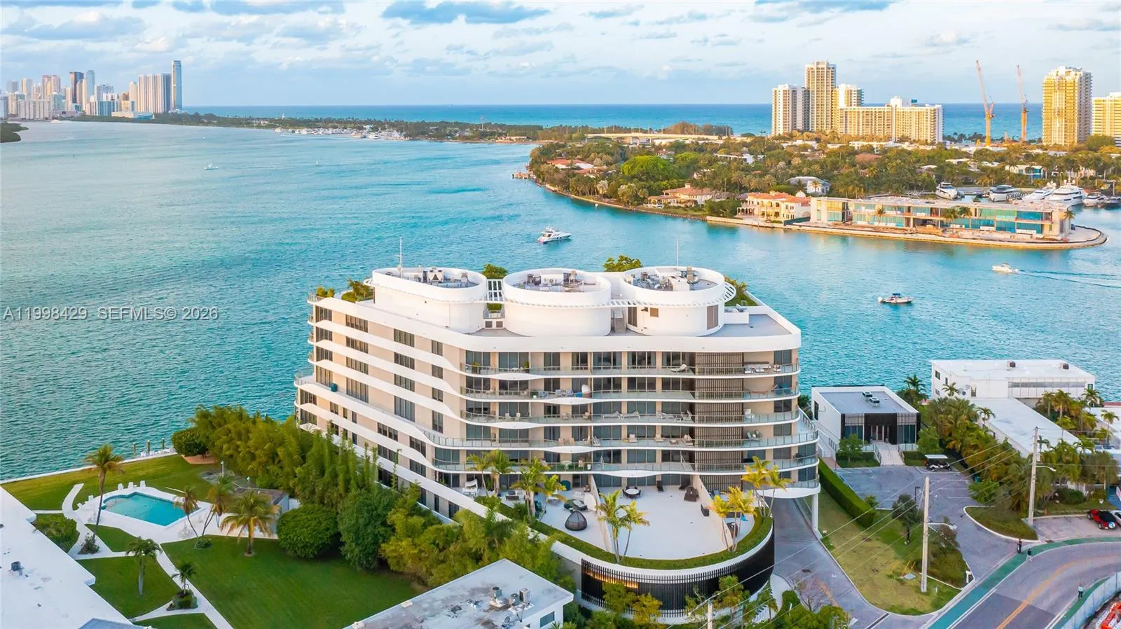Foto de propiedad en 1135 103rd Street 304, Bay Harbor Islands, FL 33154 Bay Harbor Islands con MLS# 