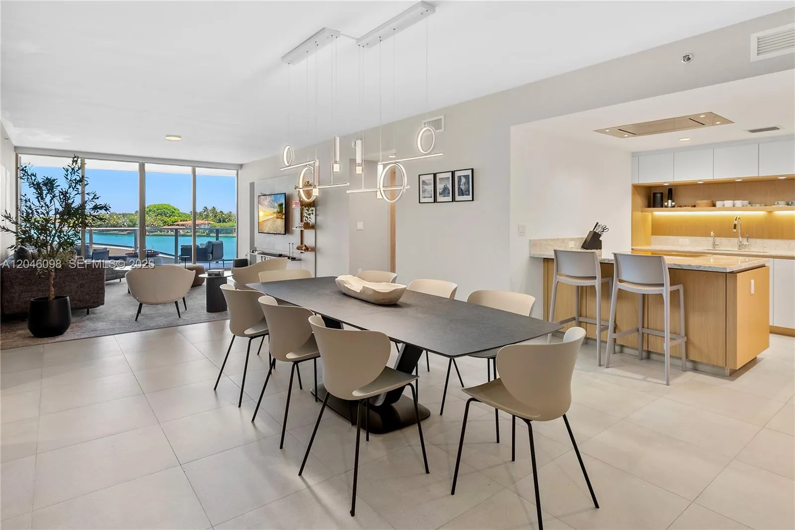 Foto de propiedad en 1135 103rd Street 405, Bay Harbor Islands, FL 33154 Bay Harbor Islands con MLS# 
