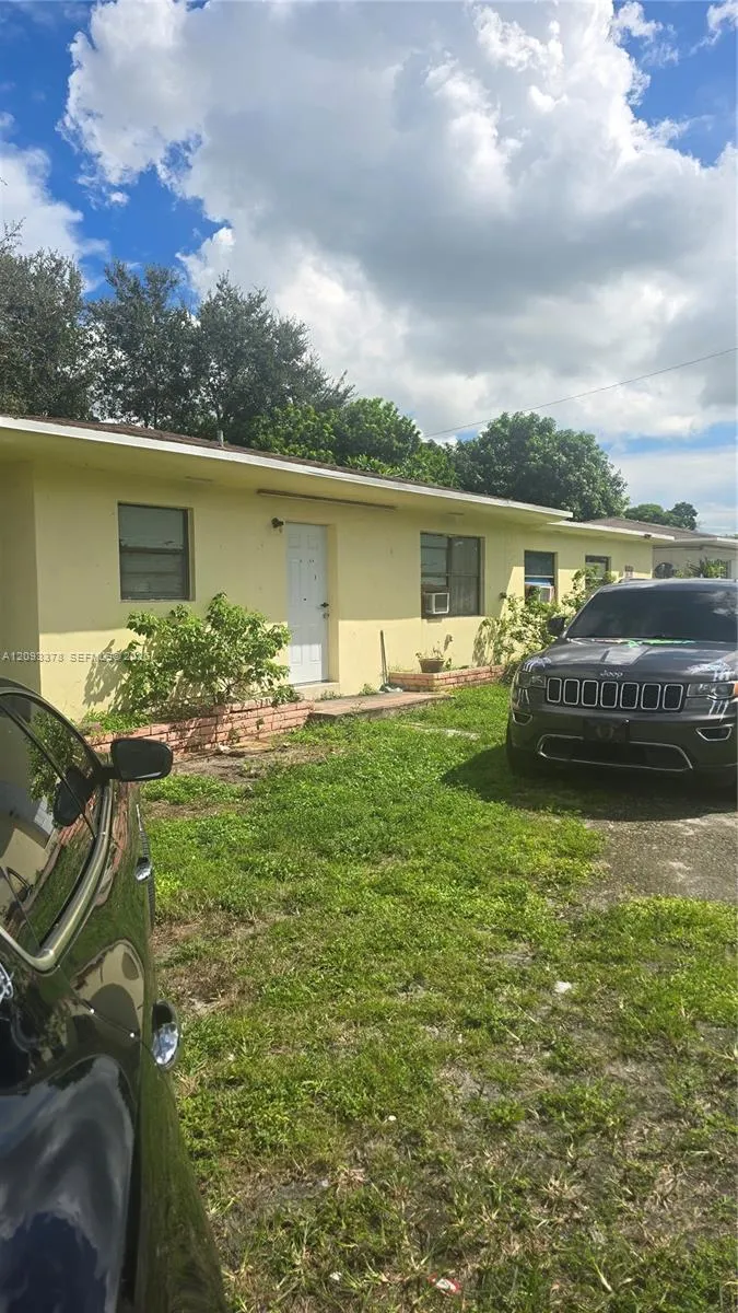 En Venta 11351 NW 11th Avenue, Miami, FL 33168, Miami, FL 33168