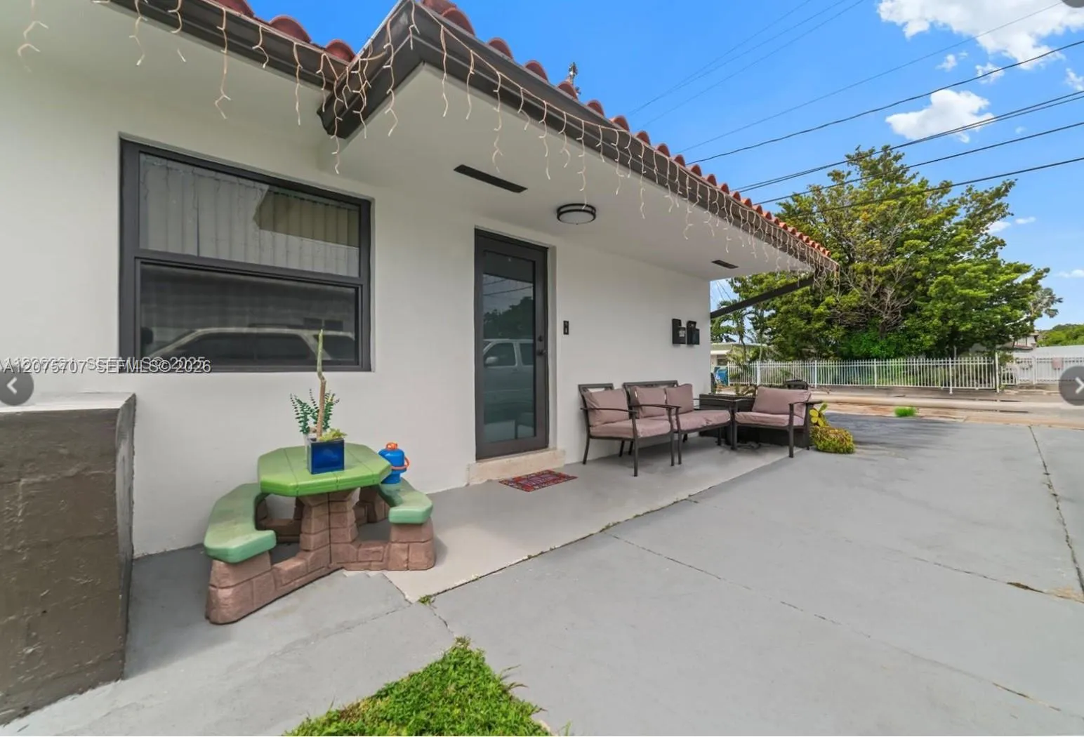 Foto de propiedad en 1136 NW 34th Avenue Main, Miami, FL 33125 Miami con MLS# 