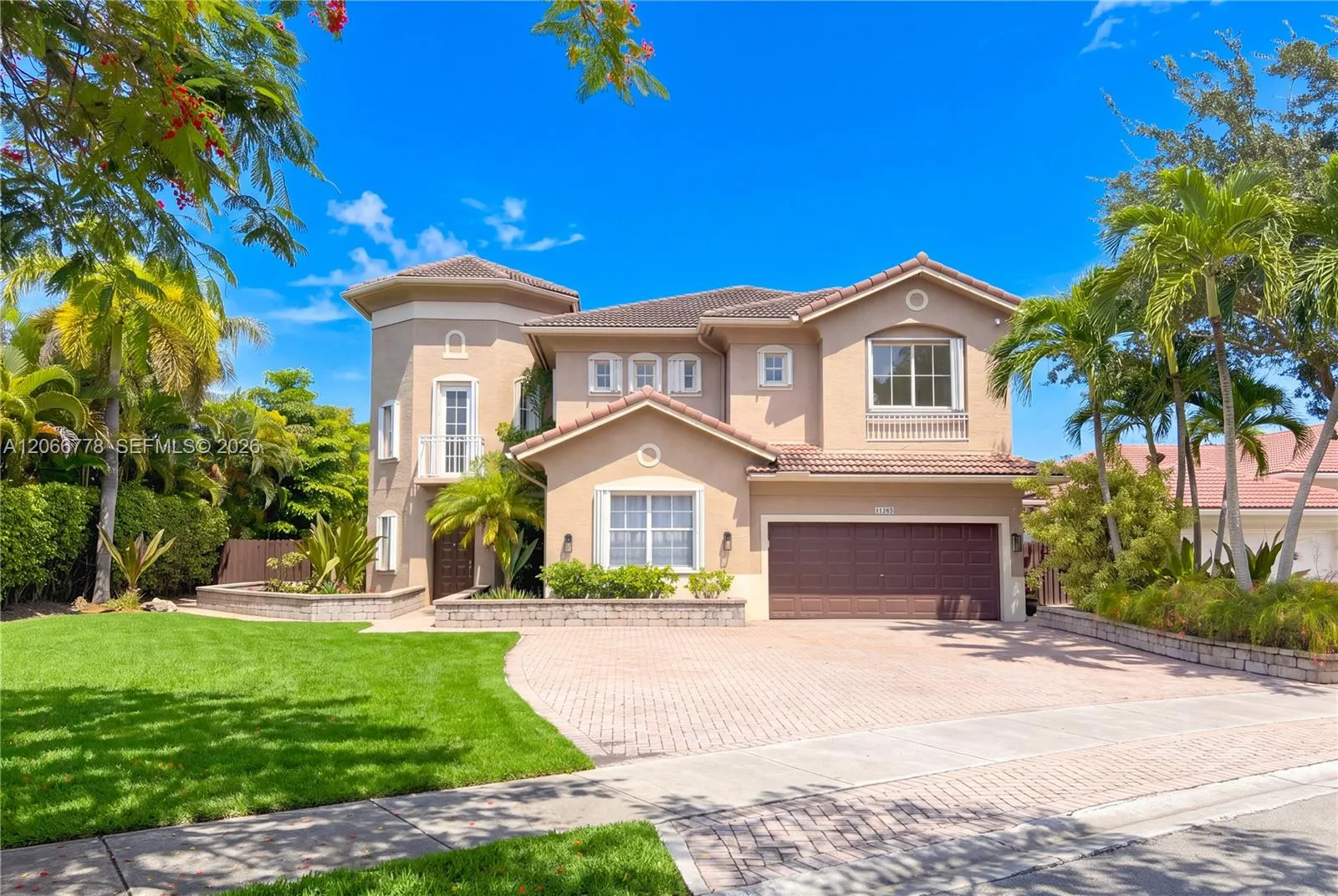 En Venta 11365 NW 68th Street, Doral, FL 33178, Doral, FL 33178