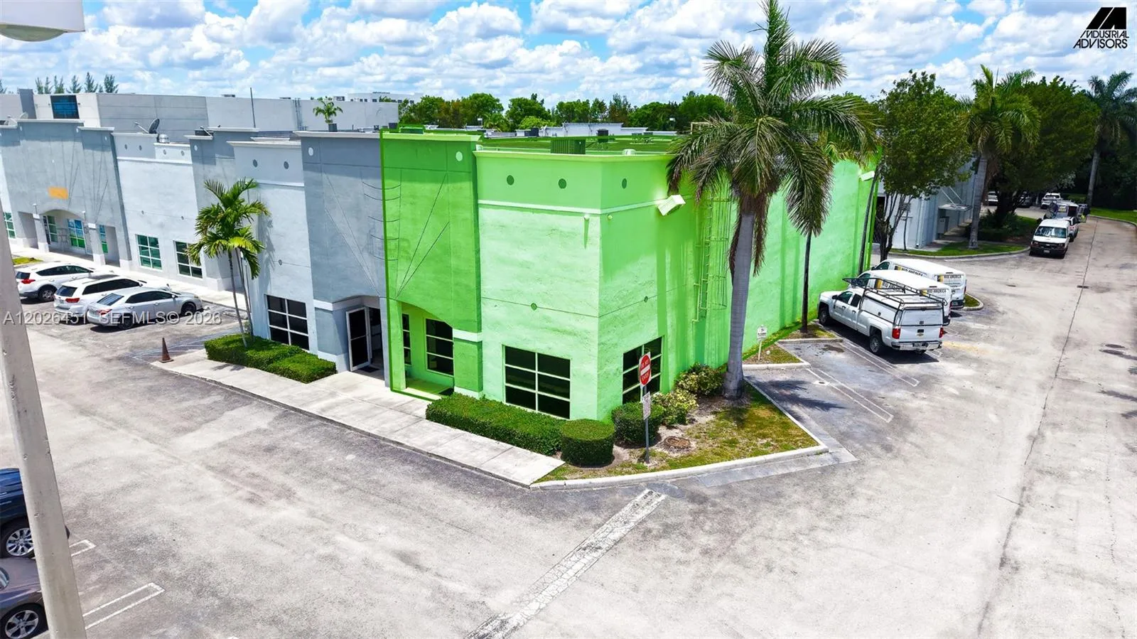 Foto de propiedad en 11379 NW 122nd Street 11, Medley, FL 33178 Medley con MLS# 