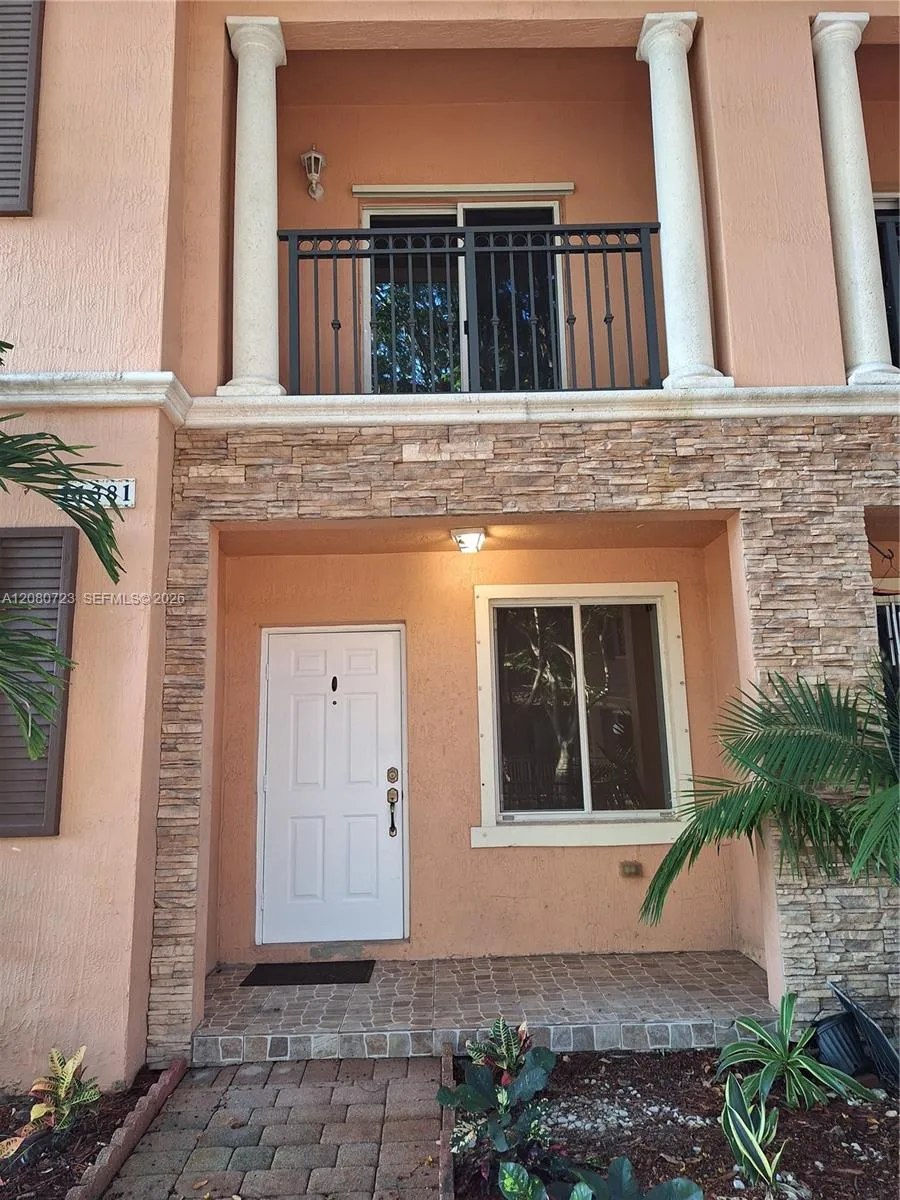 Foto de propiedad en 11381 SW 230th Terrace, Miami, FL 33170 Miami con MLS# 