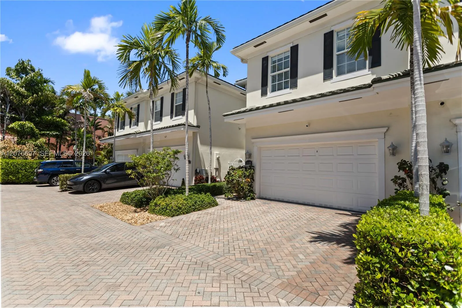 Foto de propiedad en 1139 N Victoria Park Road, Fort Lauderdale, FL 33304 Fort Lauderdale con MLS# 